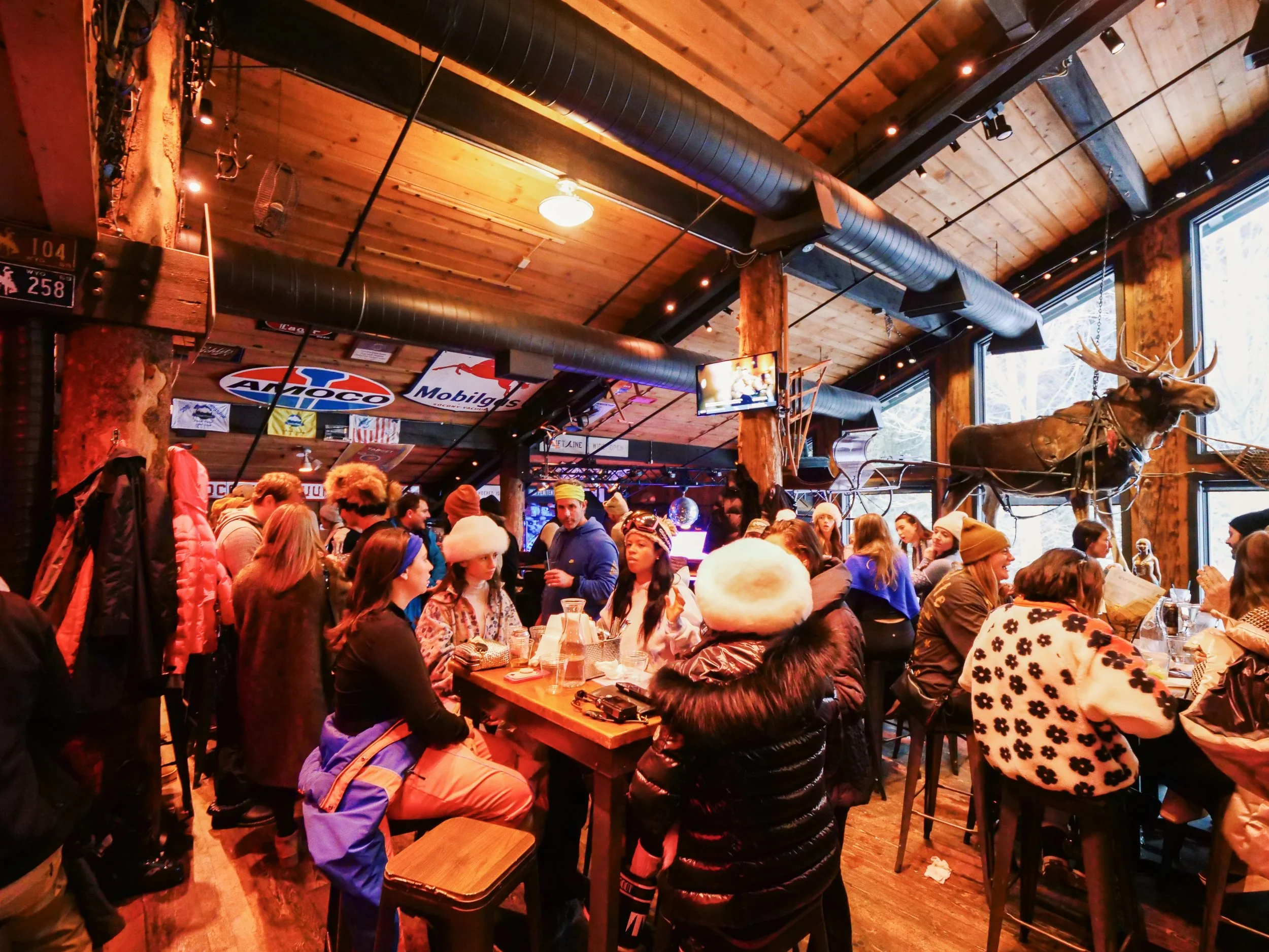 SALOON_MM_W26_02.jpg