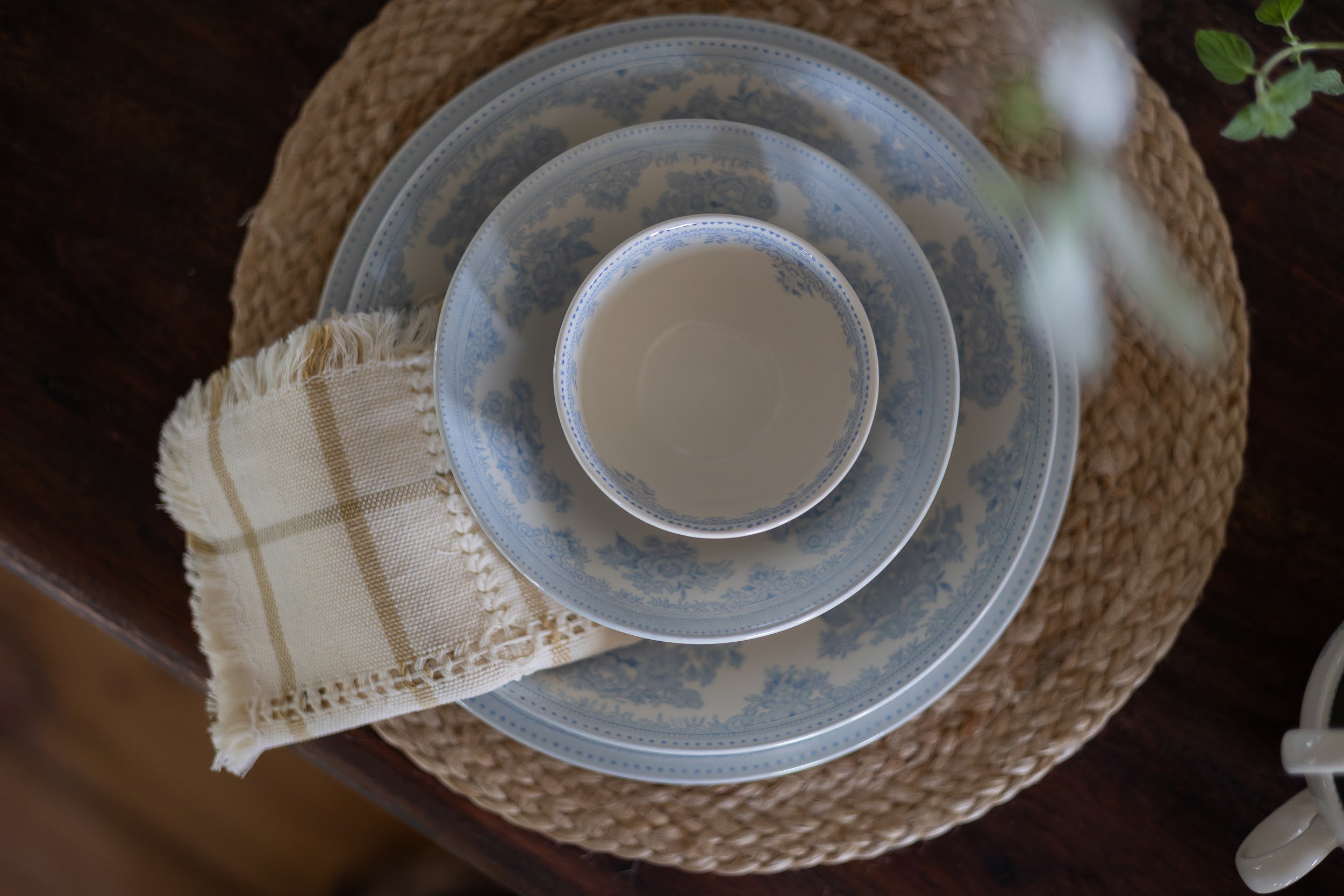 heirloom-avenue-n-stoneware-plates-marble-falls-tx.jpg