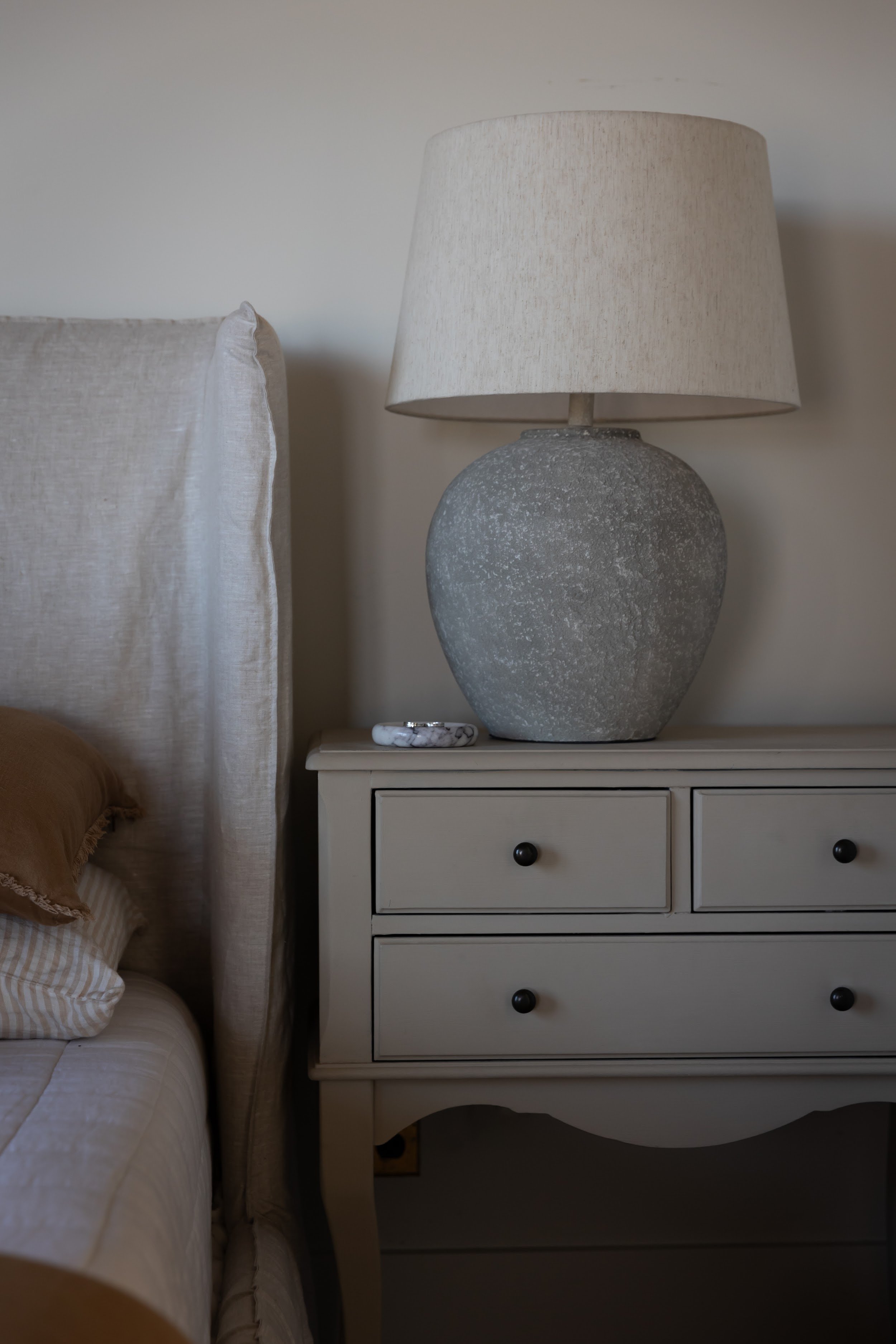 blackbuck-ridge-painted-nightstand-stone-lamp-lampasas-tx.jpg
