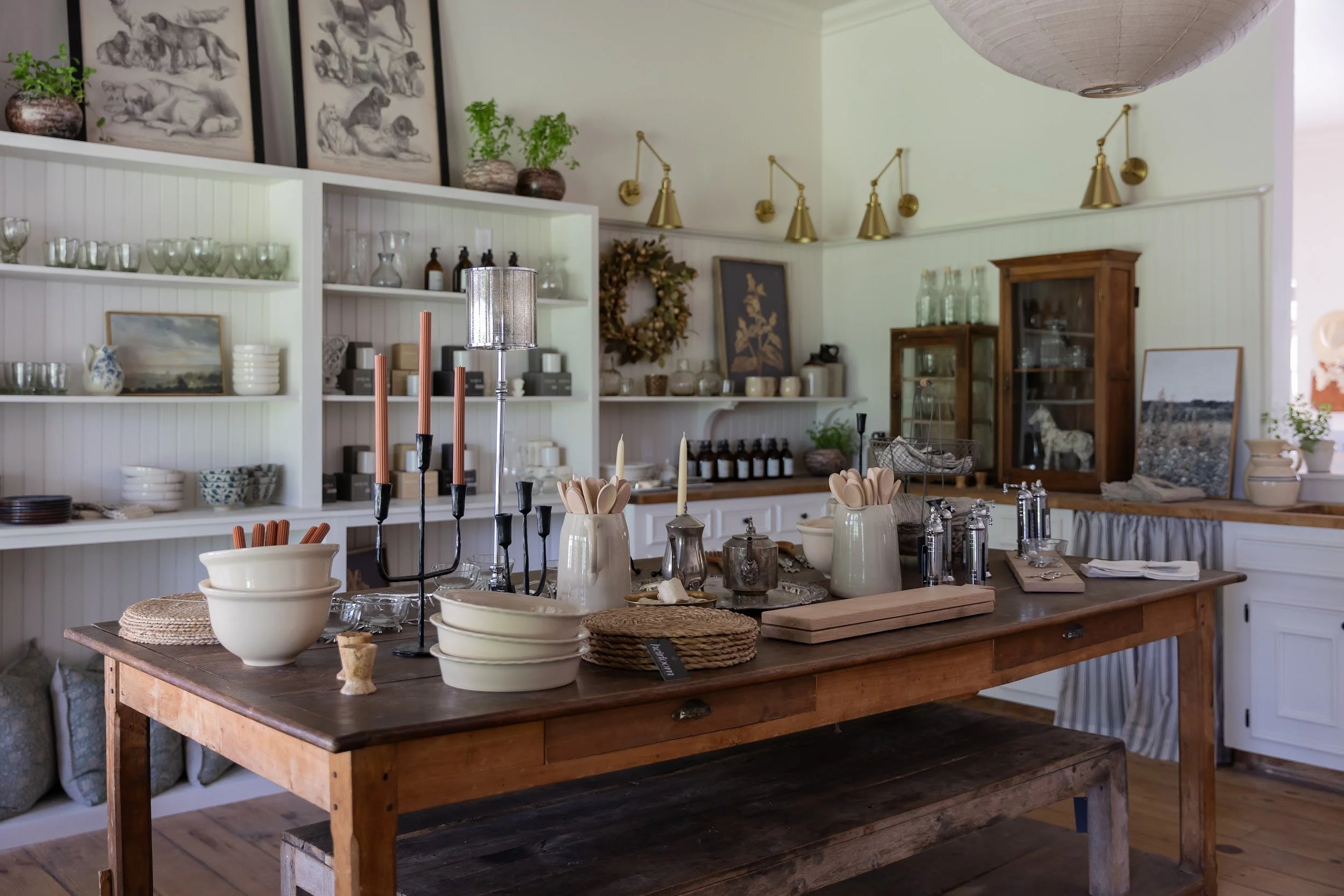 heirloom-avenue-n-shoppe-tables-tableware-marble-falls-tx.jpg