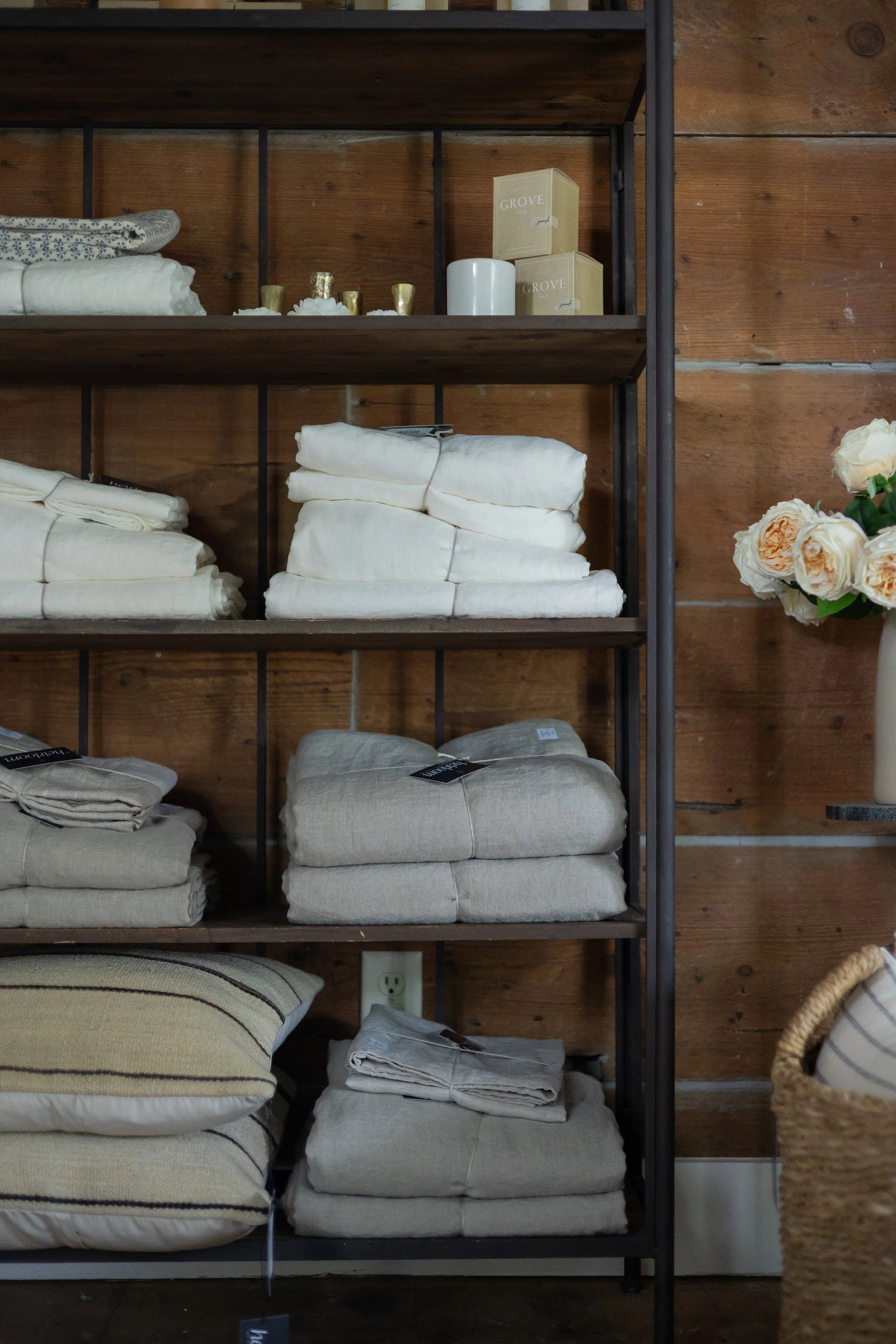 heirloom-avenue-n-linen-shelves-marble-falls-tx.jpg