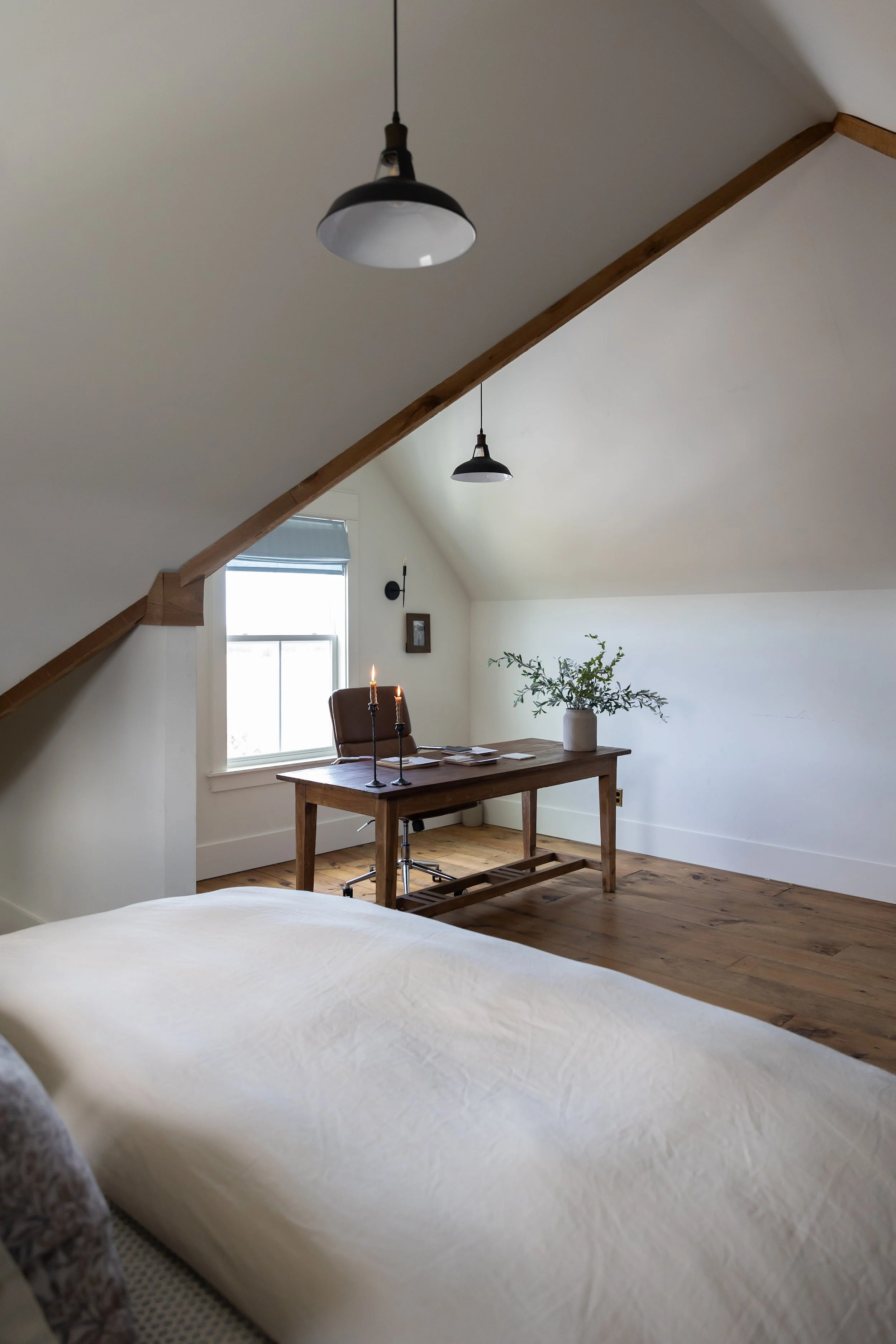 blackbuck-ridge-attic-bedroom-pendant-lampasas-tx.jpg