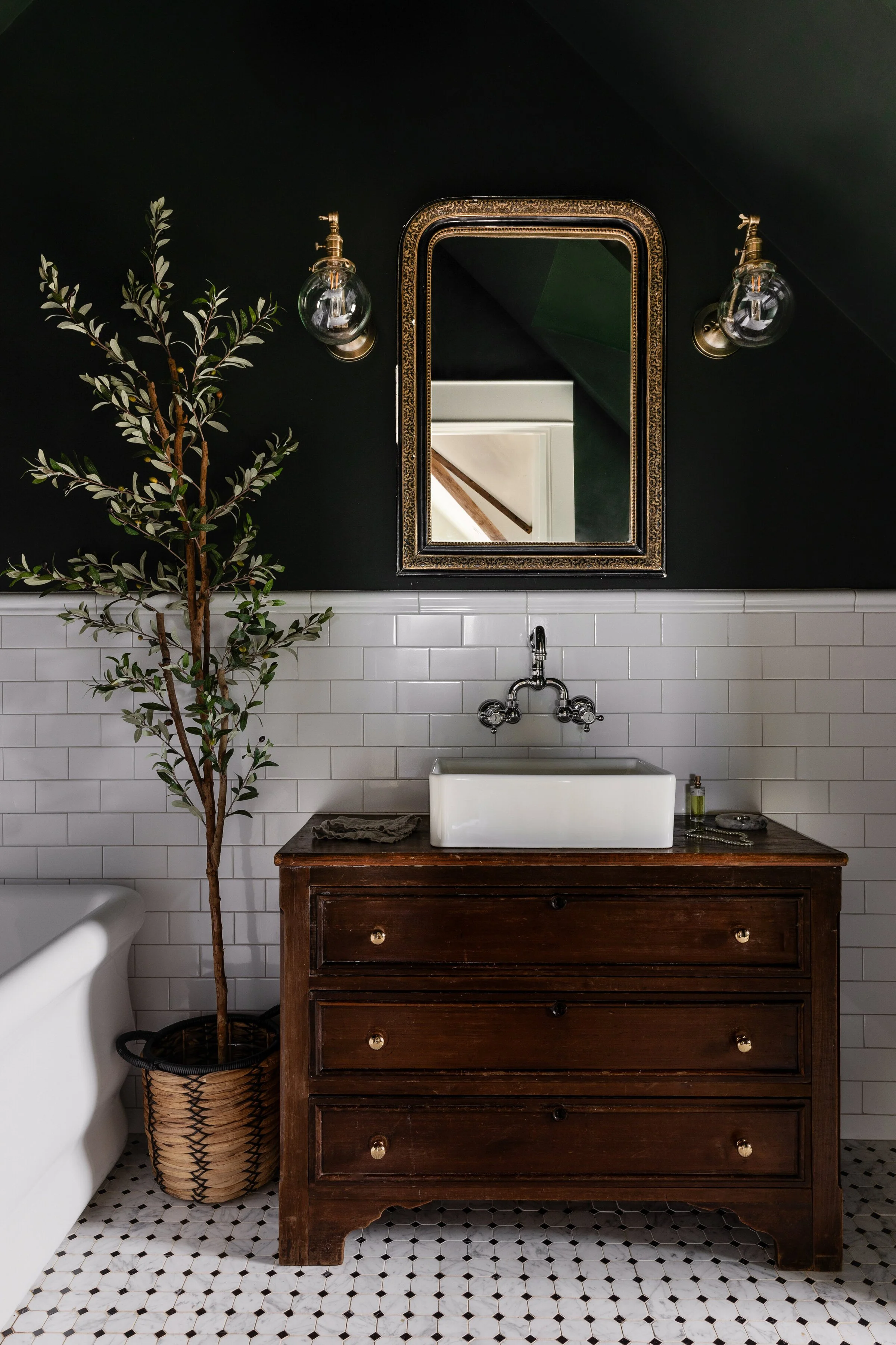 blackbuck-ridge-moody-bath-antique-chest-vanity-lampasas-tx.jpg