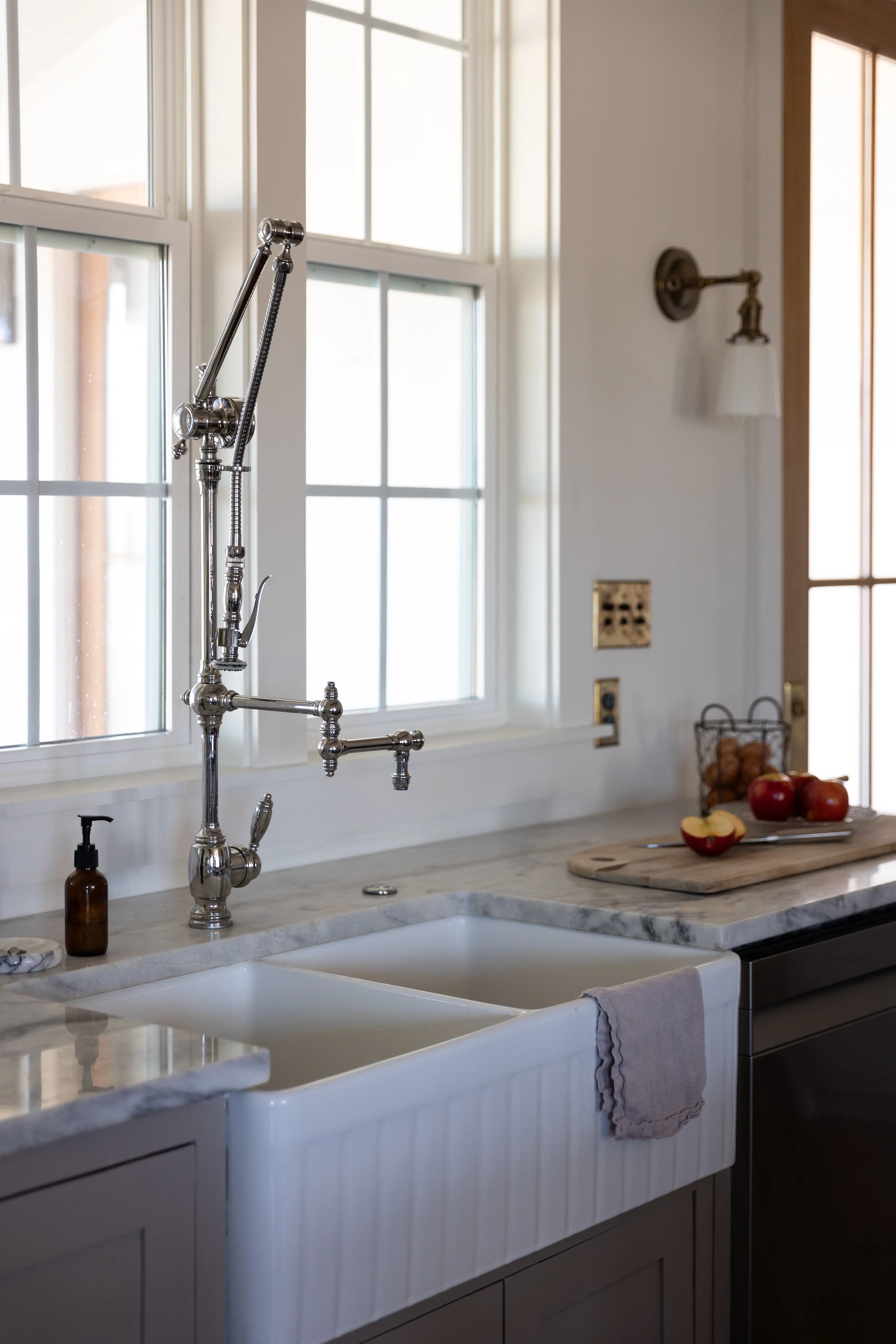 blackbuck-ridge-farmhouse-sink-bridge-faucet-lampasas-tx.jpg