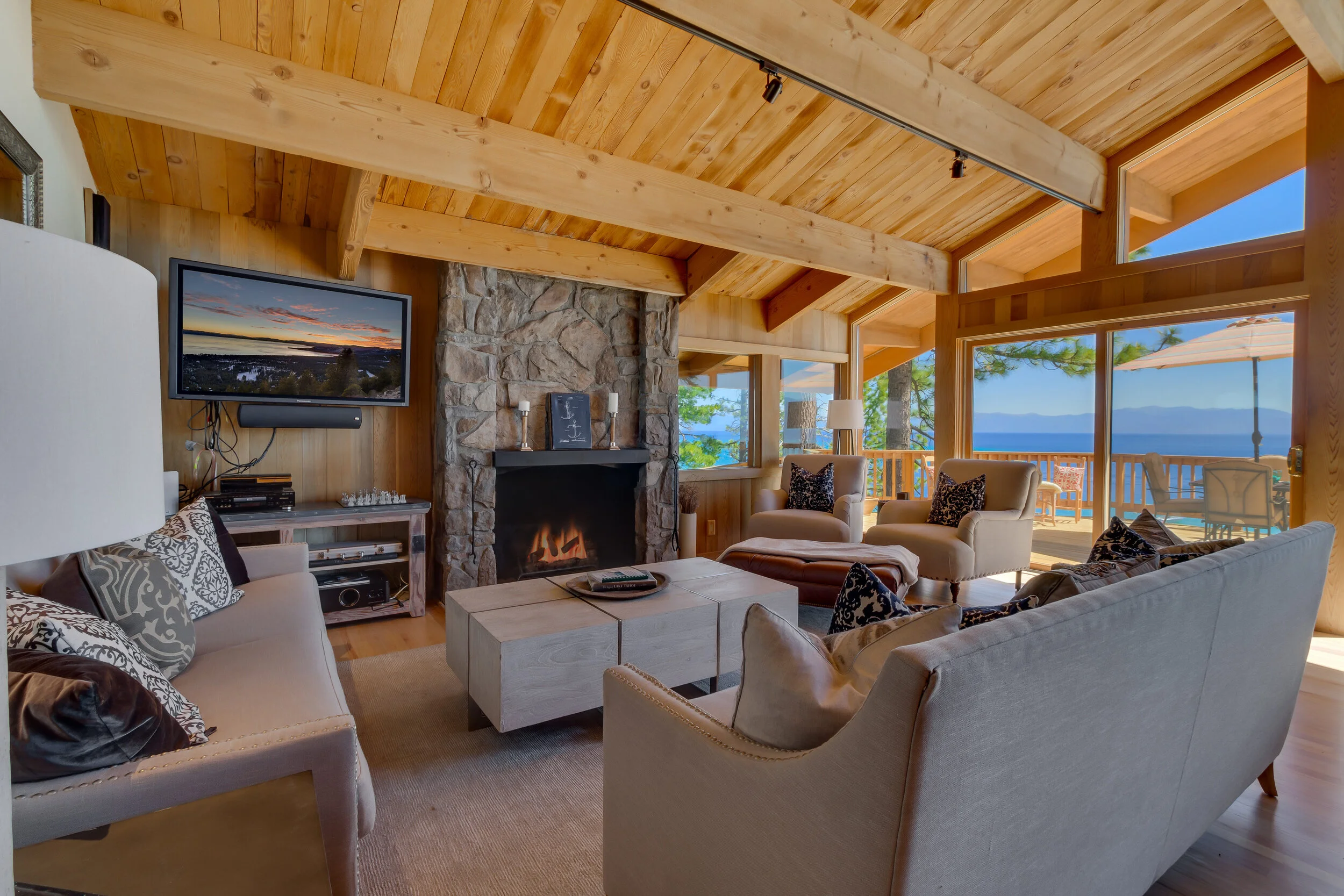 8781 Lakeside Drive Rubicon-print-003-041-Living Room-4200x2800-300dpi.jpg