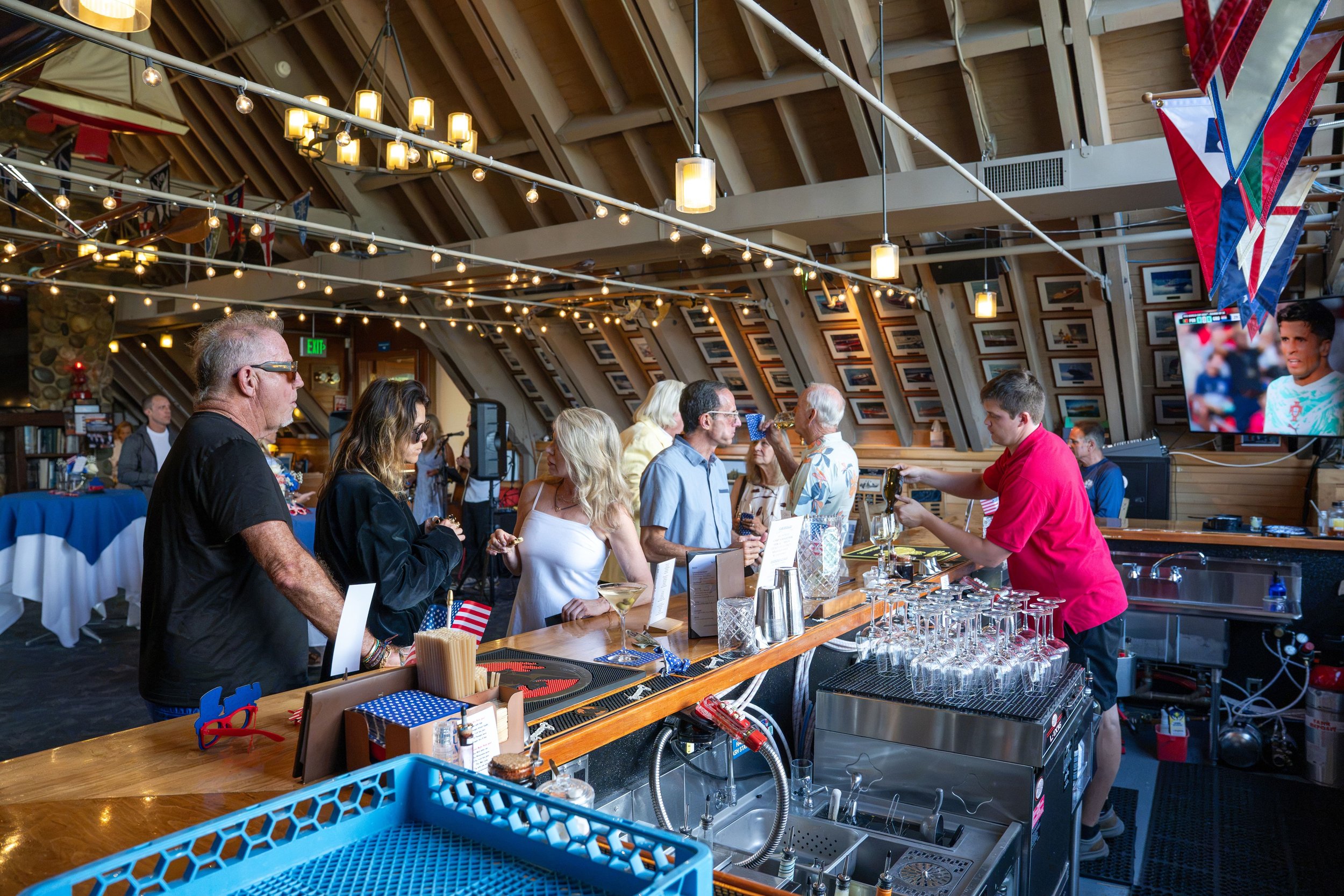 017_yacht_club_-_haug_event-11_352.jpg