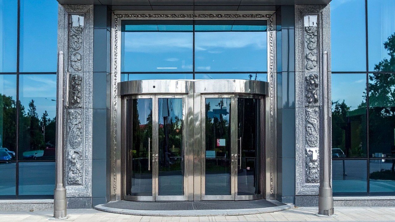 Welcome to ‘Making An Entrance Weekly’