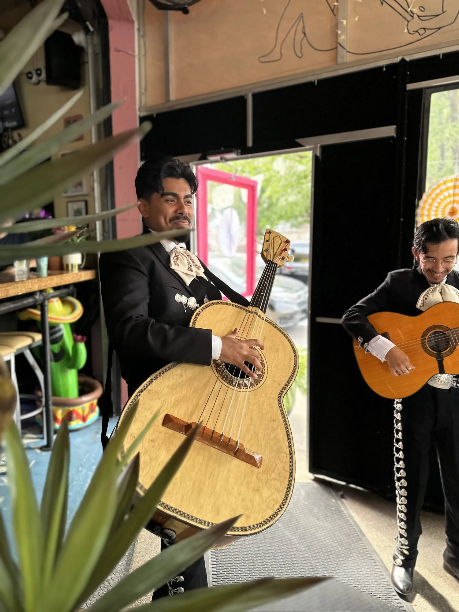 89-diego-mariachi.jpg