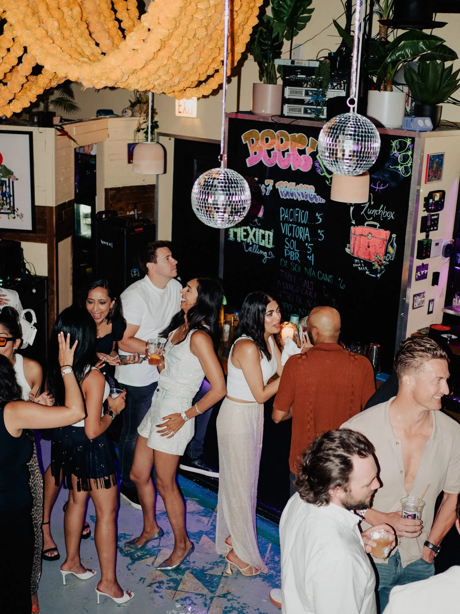 01-diego-crowd-bar-wide.jpg