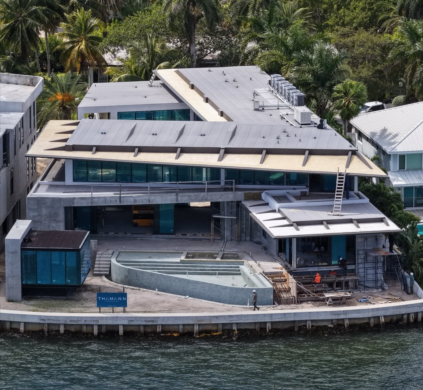 Changing the design landscape of Miami, this build is not your average McMansion style enclave for which Miami is becoming all too familiar with. An elegant and seamless design that seems to transcend time, in its own category-of another era..#bellem