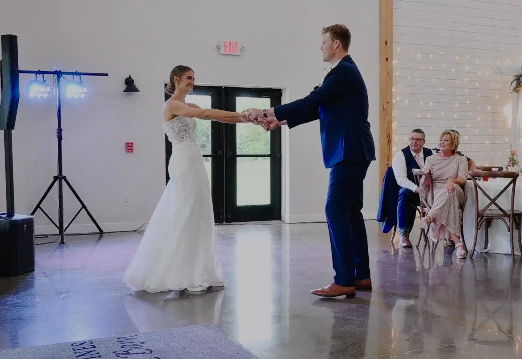 First Dance Tips Every Couple Should Know

Your first dance is more than just a song.

🎵 Decide if you want to be mic&rsquo;d
🎵 Keep parents &amp; bridal party front row
🎵 Add a small move for photos
🎵 Consider clouds, sparklers, or spotlights
🎵