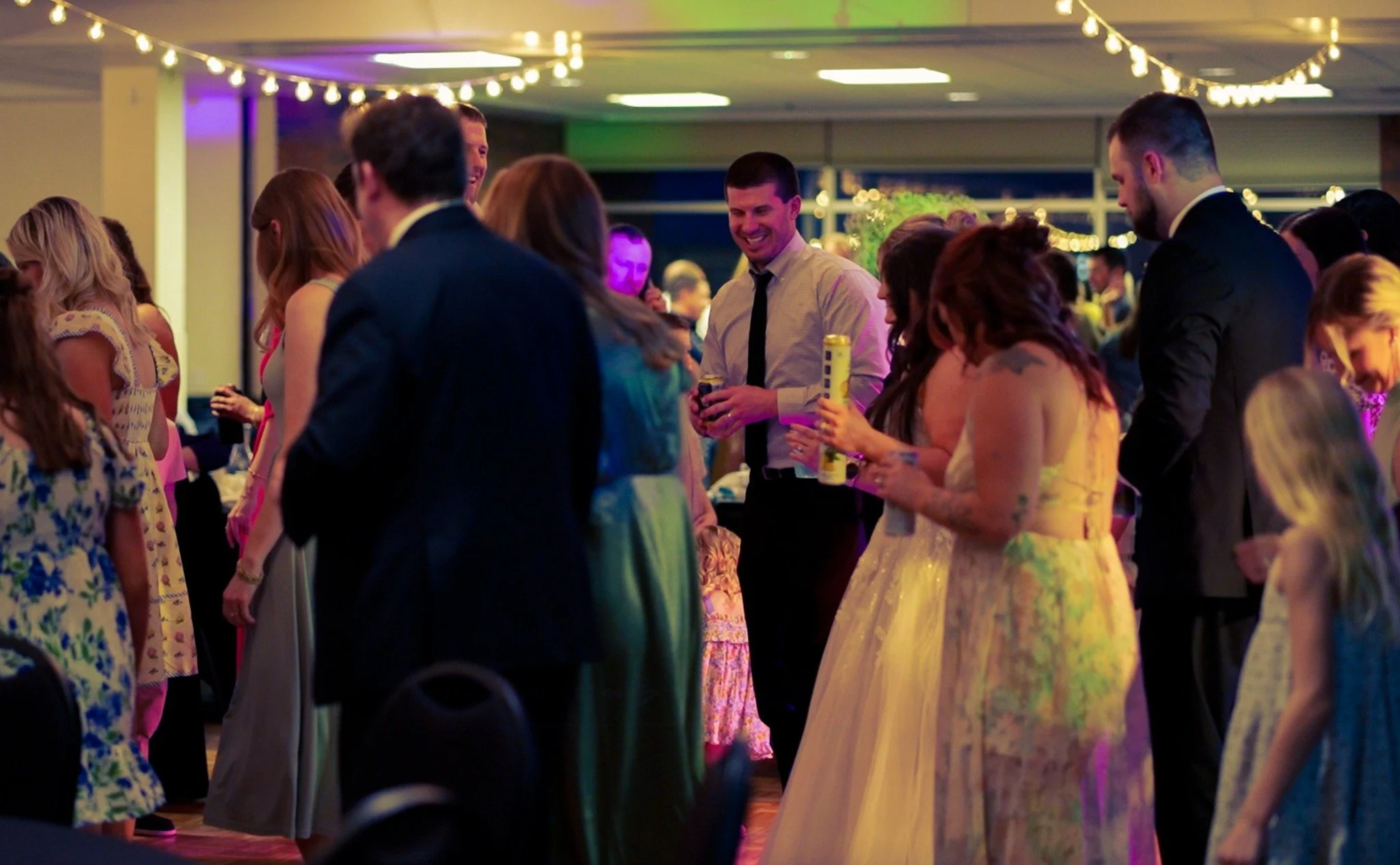 The songs you&rsquo;d NEVER expect to work at a wedding&hellip; but somehow absolutely do 👀🎶

From Linkin Park to Princess Diaries karaoke moments, these are the unexpected reception bangers that can completely change the vibe of a dance floor.

Lo