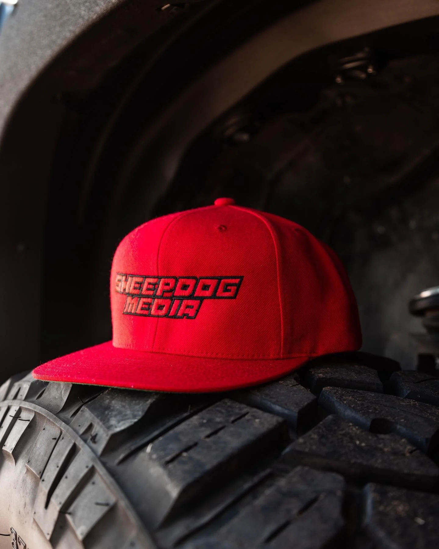 SHEEPDOG MEDIA - RED W/ BLACK