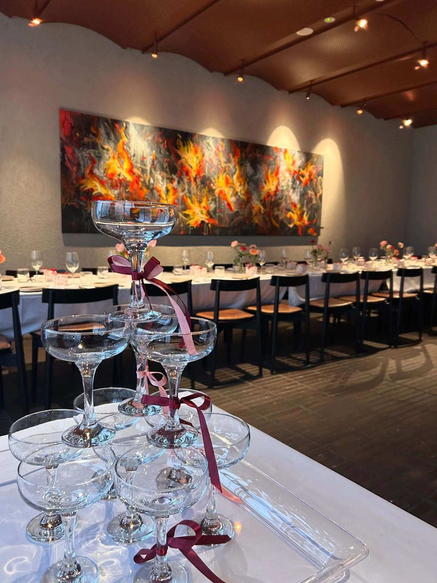 For the couples kissing over the champagne tower instead of under the mistletoe this Christmas 💋