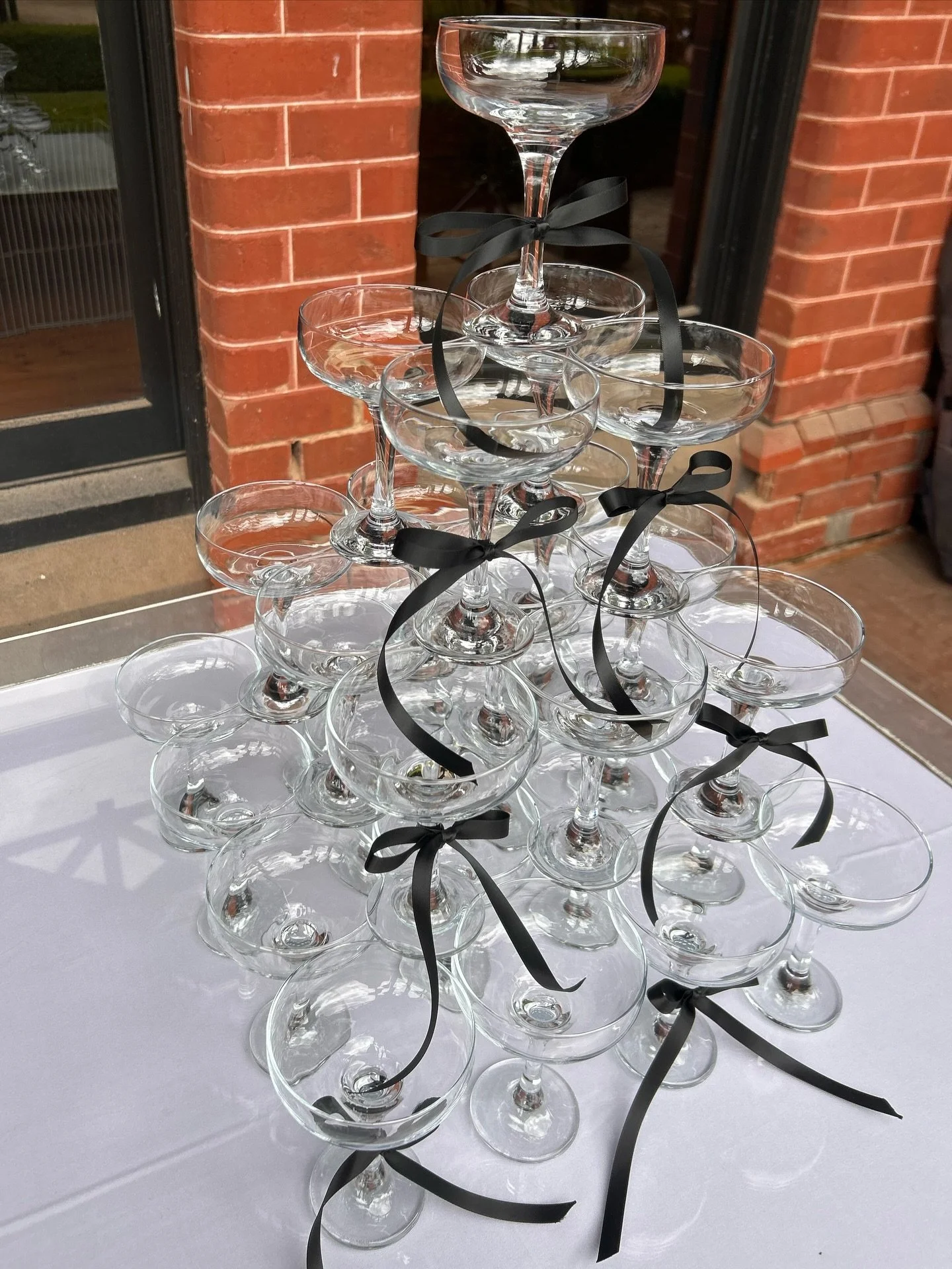 Every black tie event needs their black bows 🖤