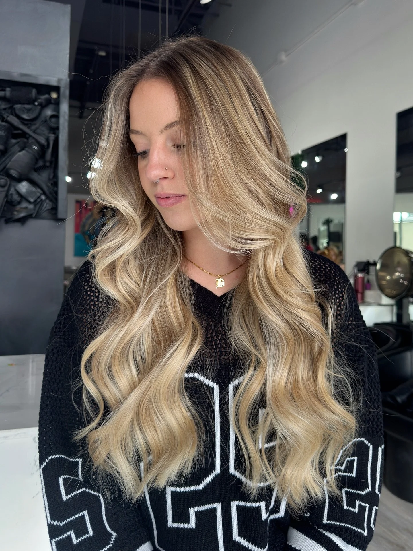 holiday hair is calling 📞✨
@baileyyyyjo 

#denverhairstylist #denvercolorado #denverblonde #denverhairsalon