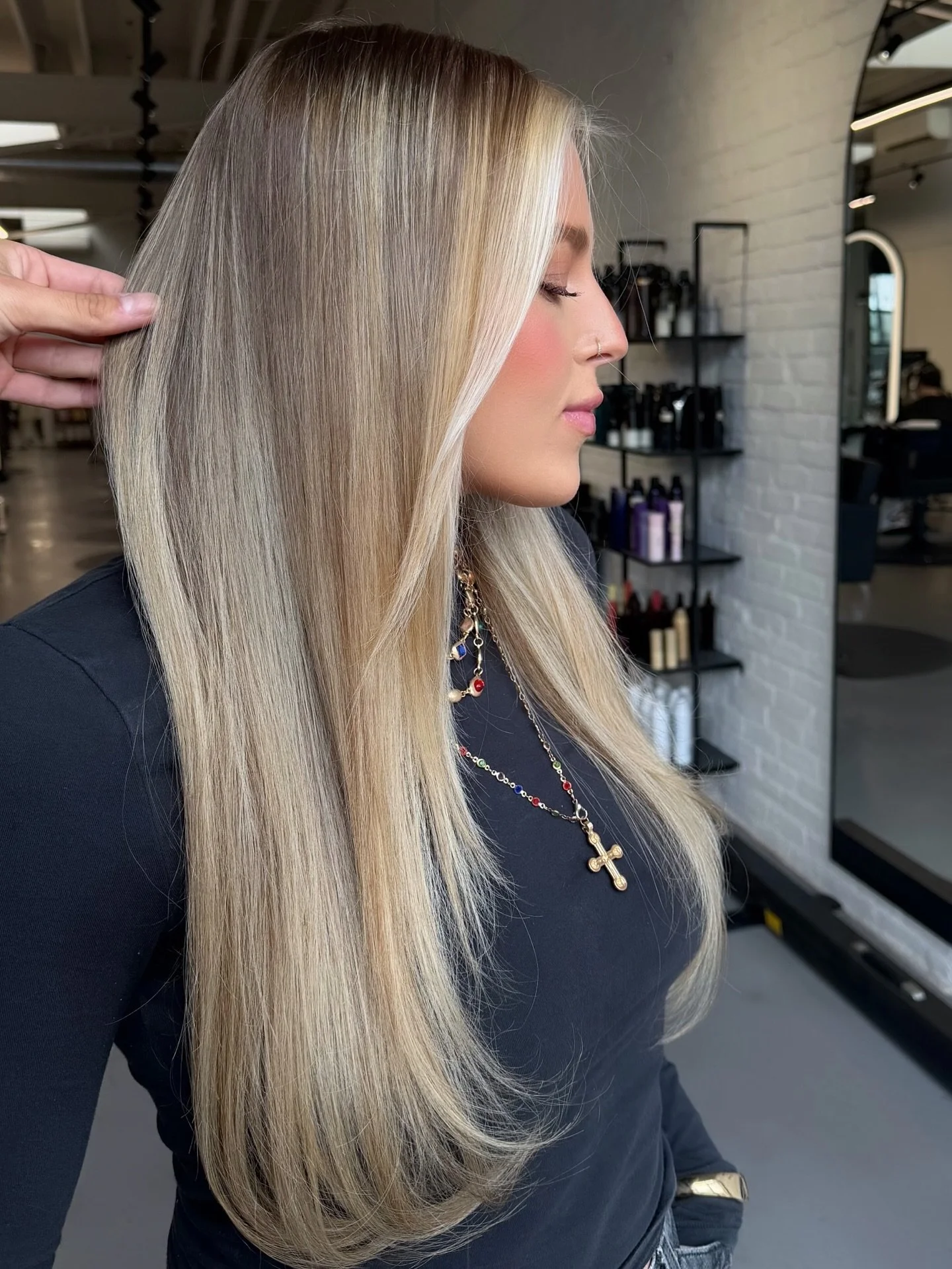 hair day @baileymillerr 🪽🧸🍨

lifted with @lorealpro | toned with @schwarzkopfusa 
styled with @oribe @k18hair &amp; @bioionic