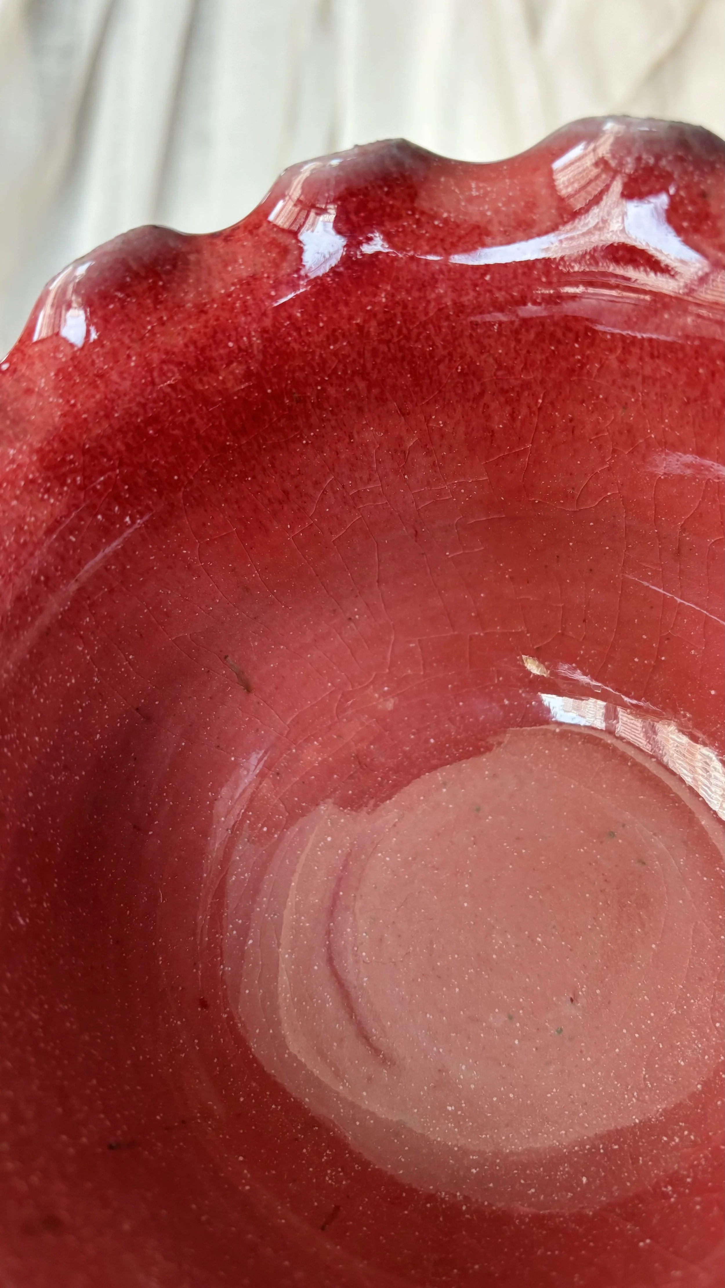 pooterie-ice-cream-bowl-strawberry-glaze-detail-01.jpg