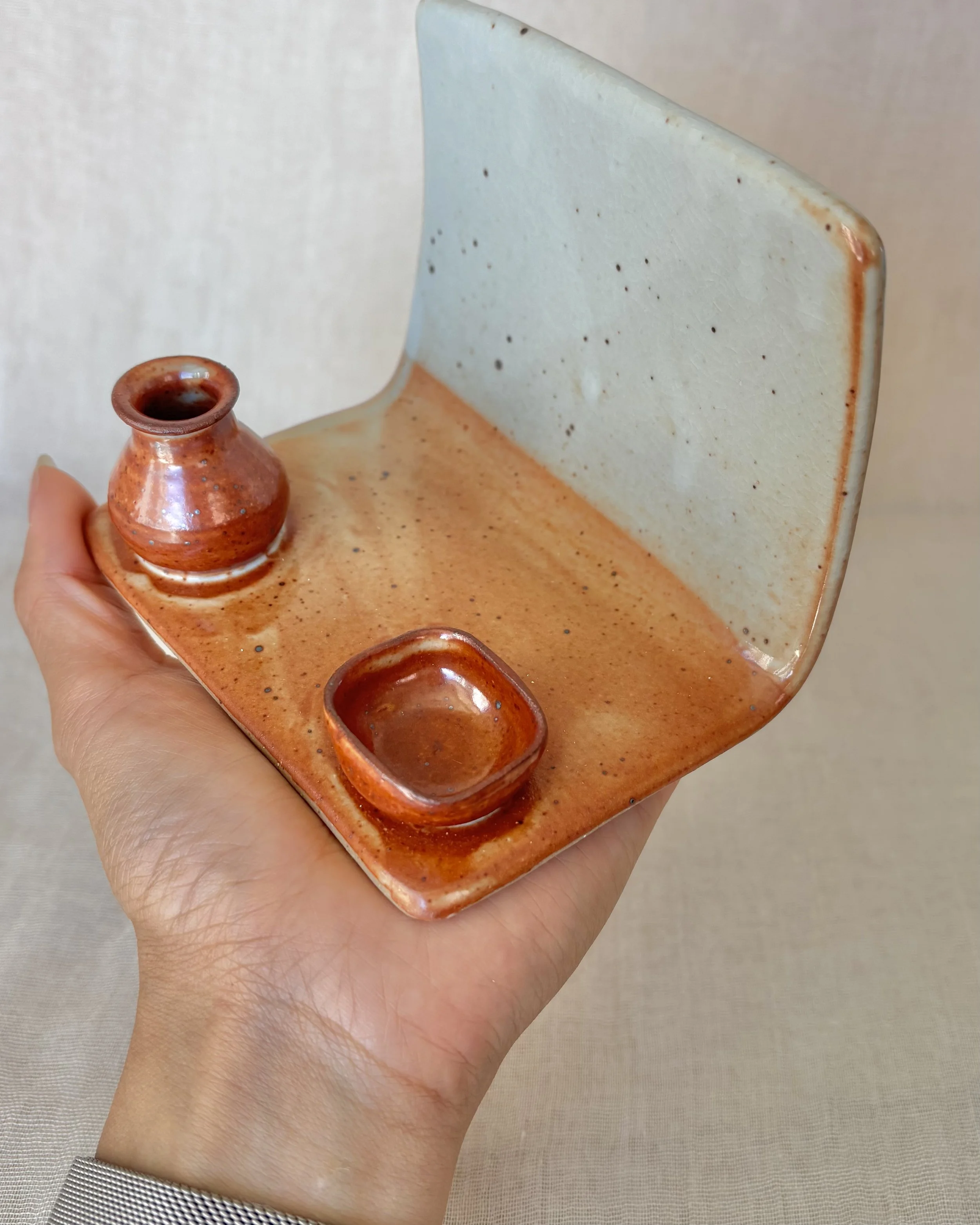 pottery-card-holder-terracotta-mini-vase-bowl-in-hand.jpeg