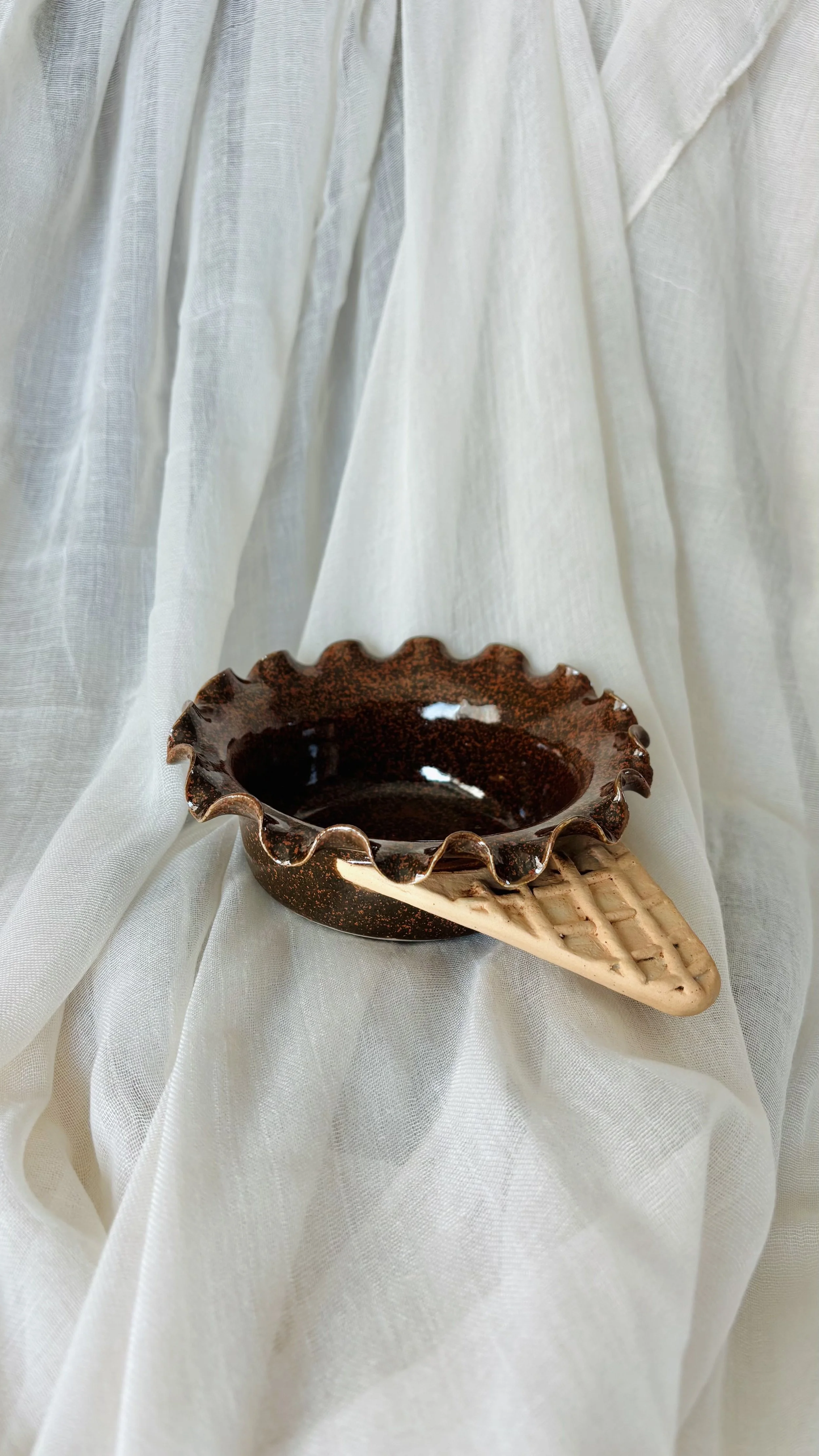 pooterie-ice-cream-bowl-waffle-cone-chocolate-brownie-02.jpg