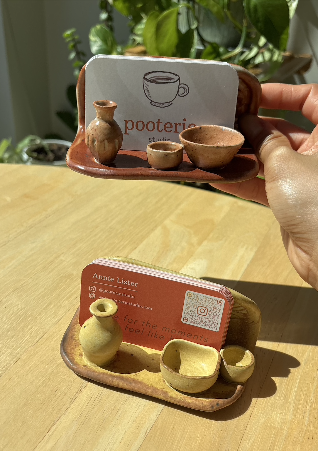 custom-ceramic-business-card-holder-with cards.png