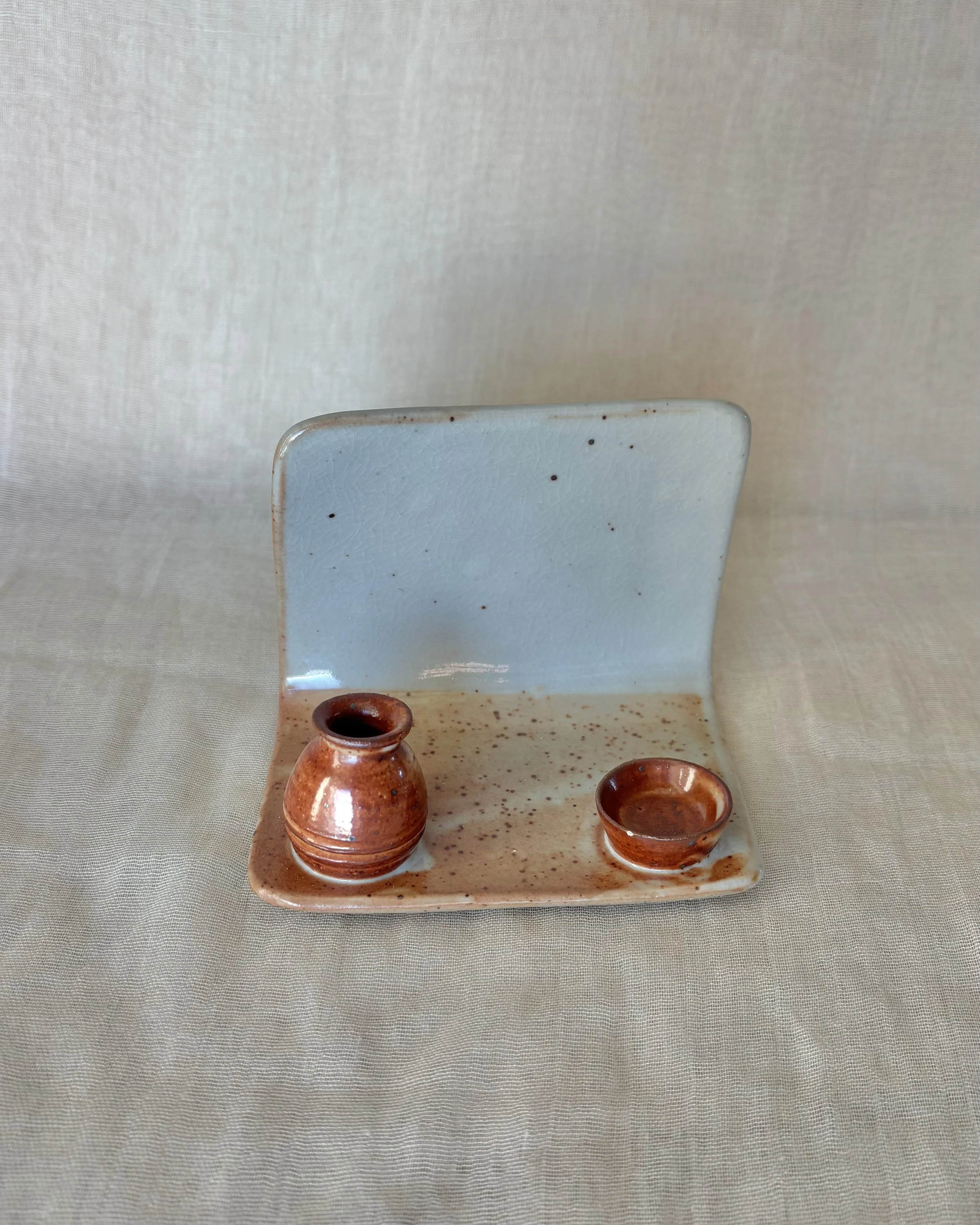 terracotta-ceramic-desk-card-stand-pale-white-back.jpeg