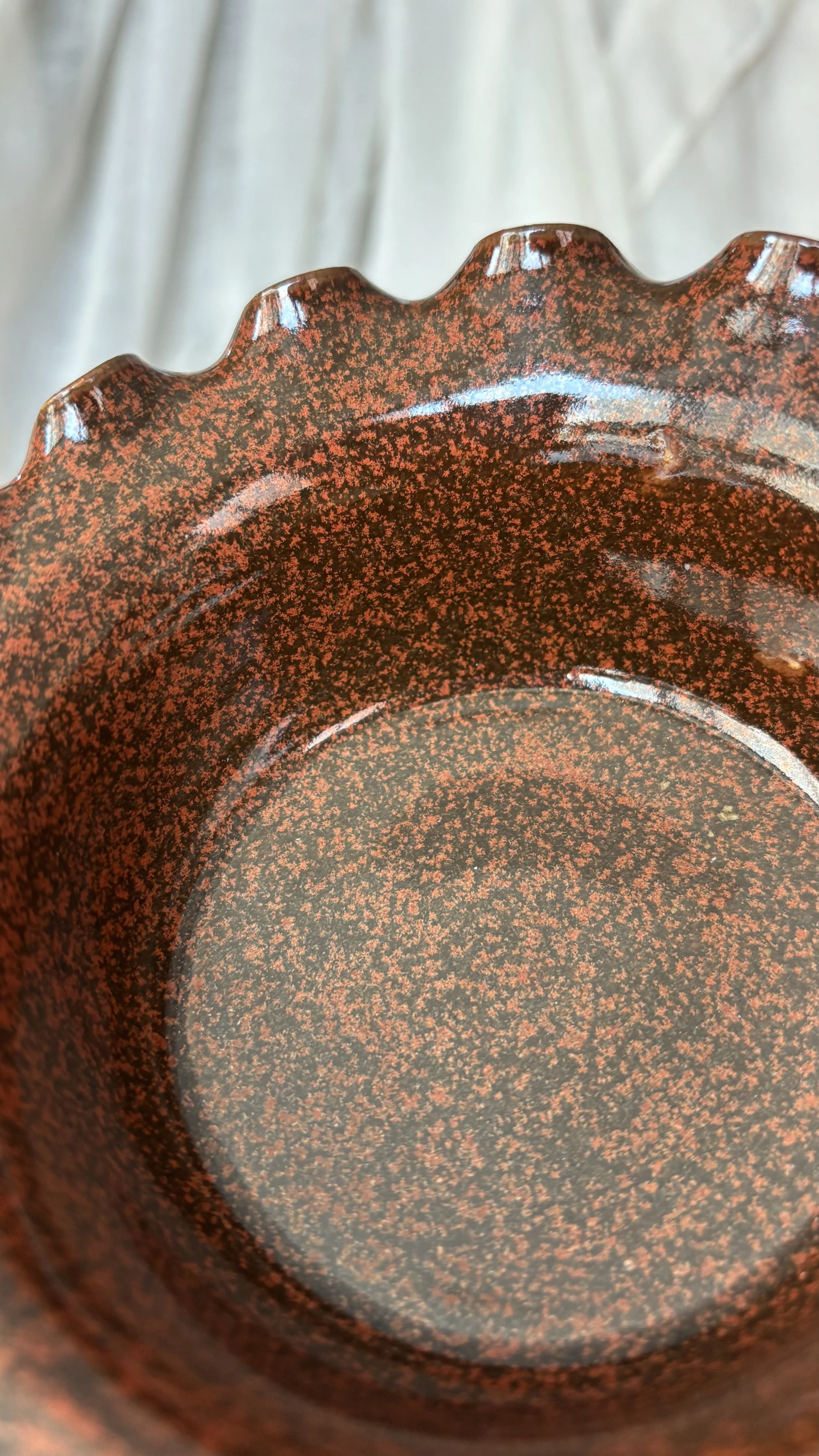 pooterie-ice-cream-bowl-chocolate-brownie-glaze-detail-01.jpg