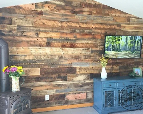 reclaimed_plank_wood_wall.jpg