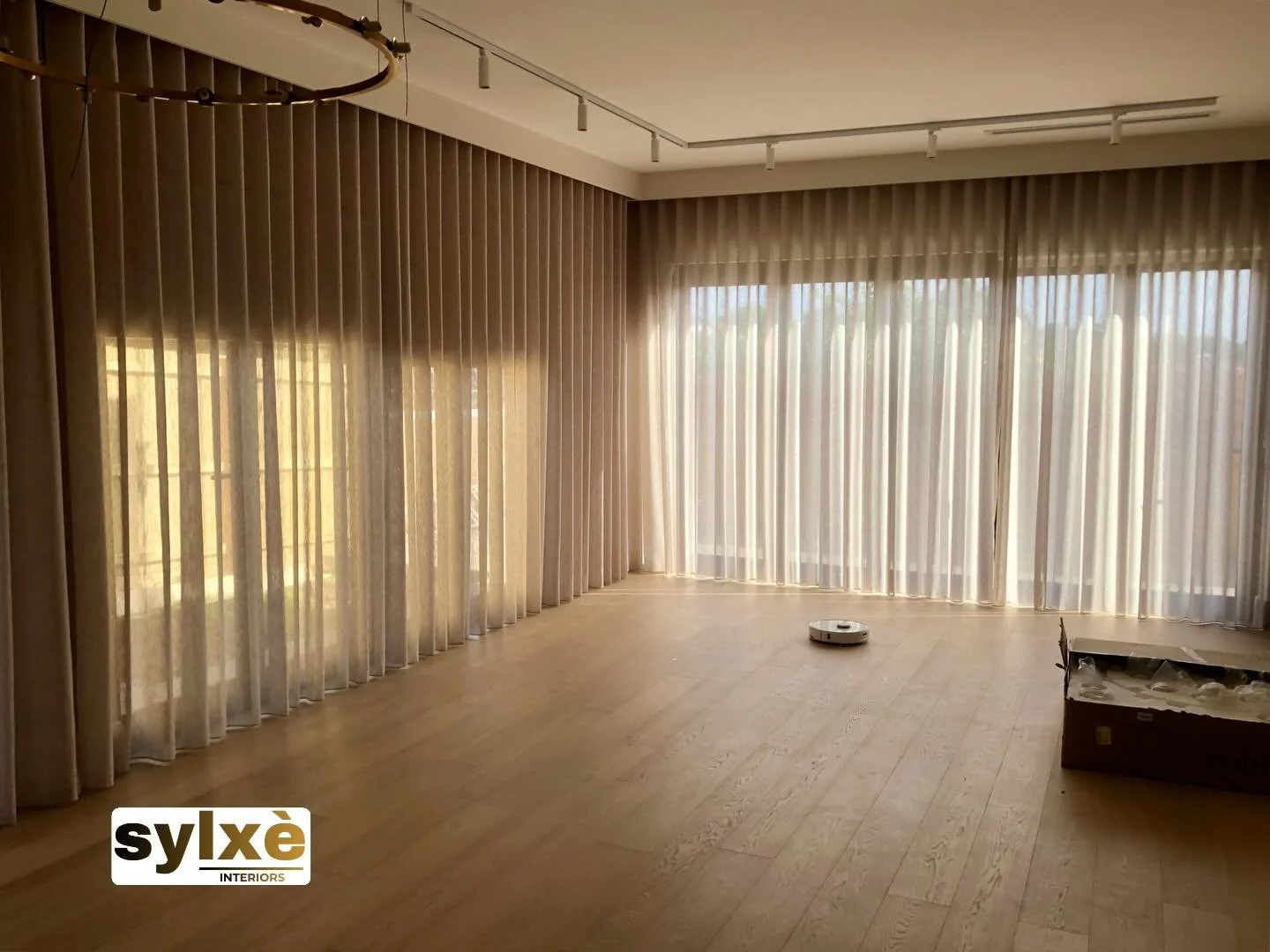 SHEER S-FOLD CURTAINS 

A sleek, modern option that can elevate any space. 

@sylxe_interiors 
www.sylxeinteriors.com.au

#windowfurnishings #sheercurtains #melbournehomes #melbourneinteriors