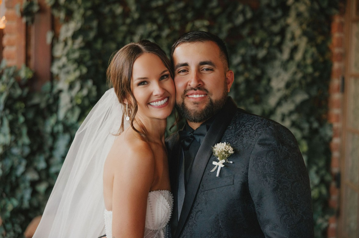Sedona Wedding Photographer: Capture Your Love Story Against Arizona's Red Rocks
