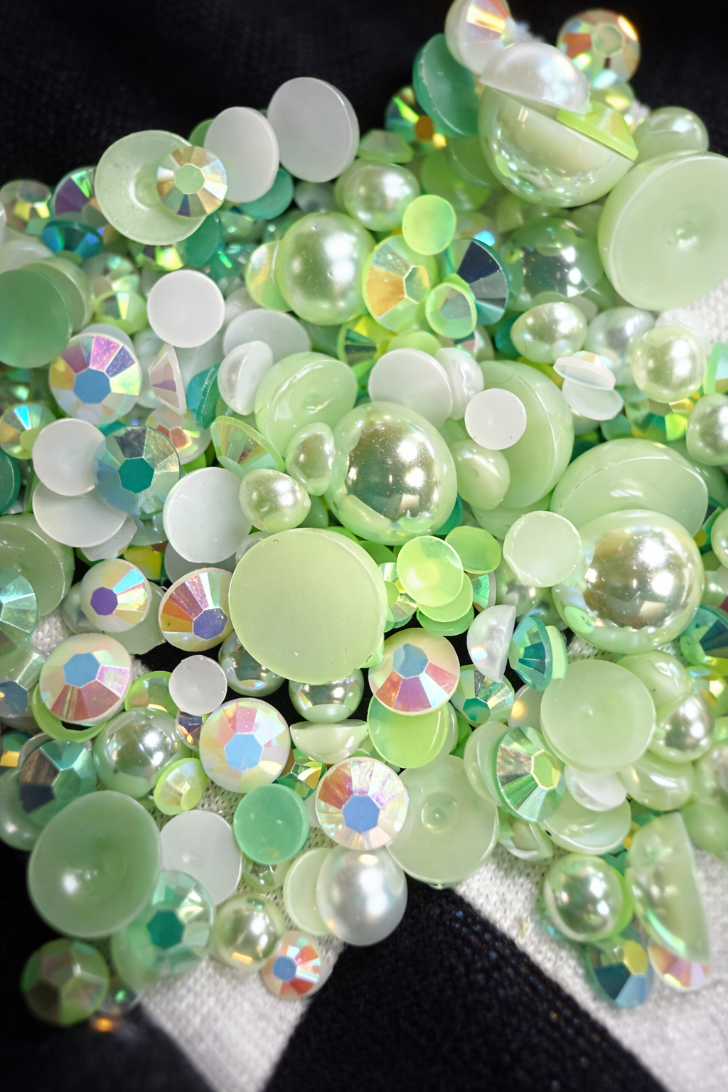 St. Patty Flat Back Pearls