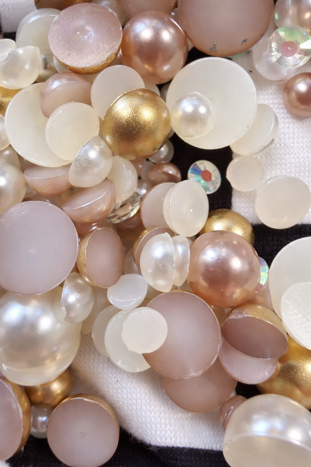 Solene Flat Back Pearls (Custom Mix)