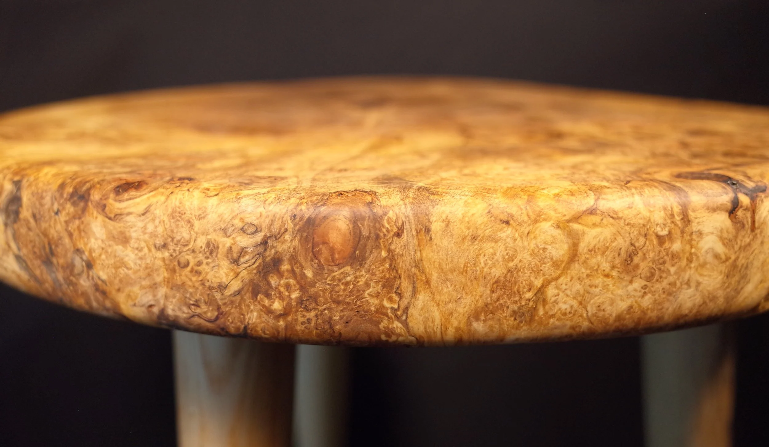 Detail - round table edge