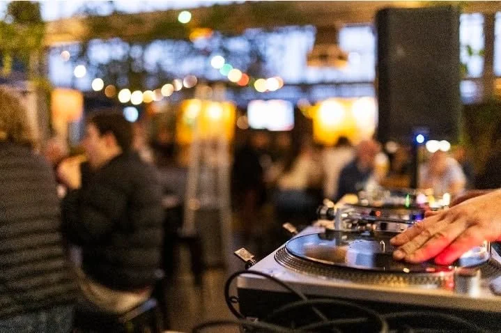 Today we're rolling back two decades with a live-stream of the 2005 Hottest 100 🙌

Think of the big guns like Bloc Party, Franz Ferdinand, Queens of the Stone Age

Plus Australian artists, including Sarah Blasko, Wolfmother, Gyroscope, Cog.

Join us