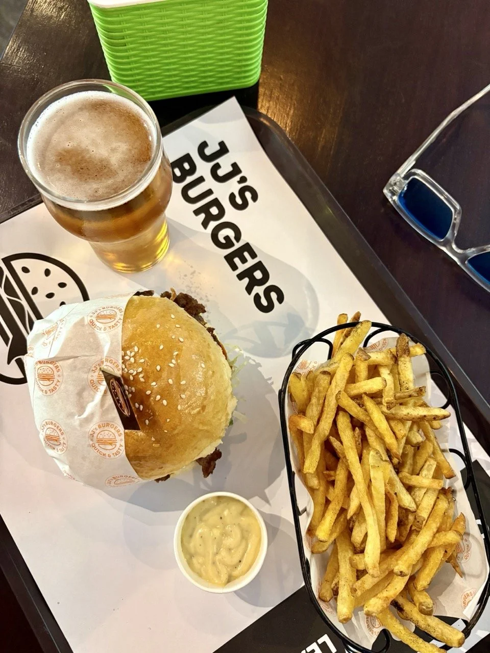 jjs-burger-by-vro-79.jpeg