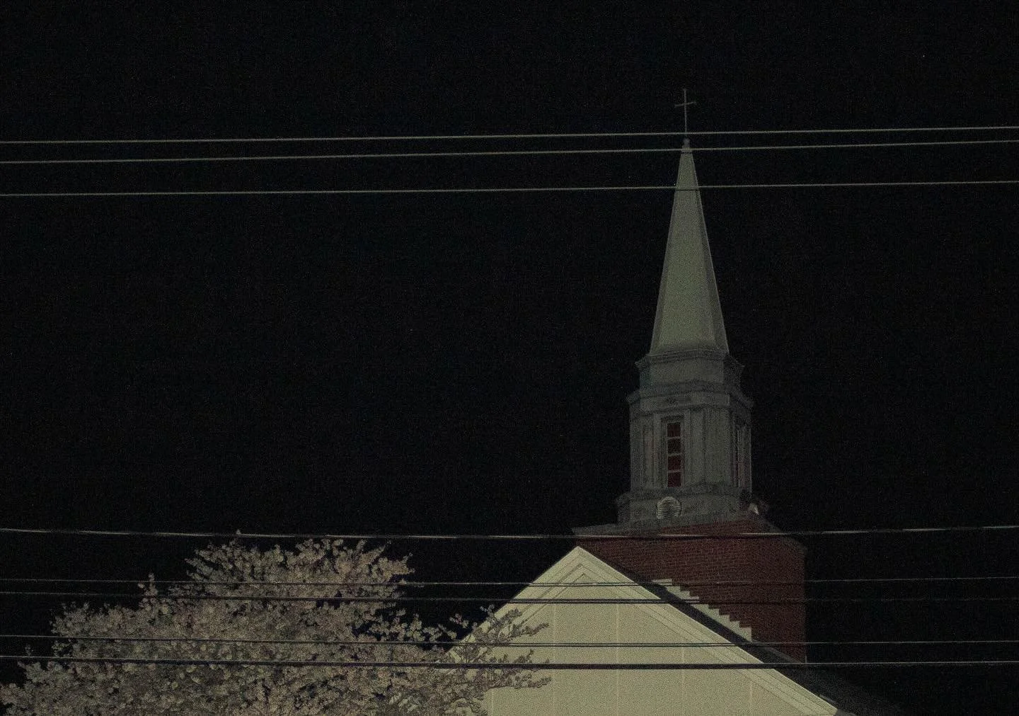 digital photography final 1/2
-
-
-
-#dlsr #photographyfinal #photography #smalltown #moodyphotography #northeast #photograph #idkwhatimdoingwiththesehashtags #someonepleasebuymeticketstosuddenlittlethrillssoicanseeethelcainlive