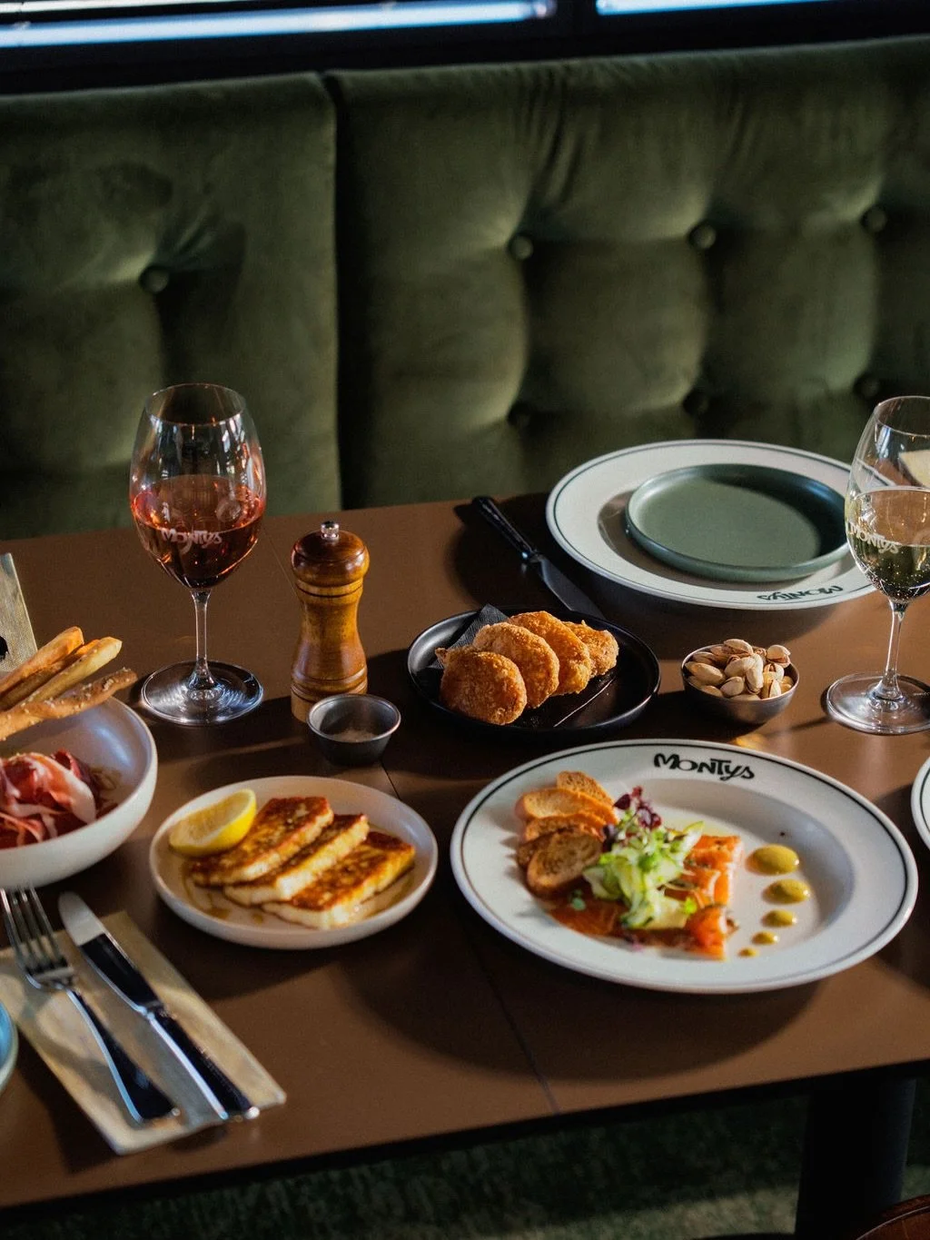 Start here > go there > finish with that.

Snacks and starters to share, drinks that become dinner and then there&rsquo;s always room for dessert, right?

Meet us at Monty&rsquo;s this weekend - bookings via website 🥂

@gilfeather_pav