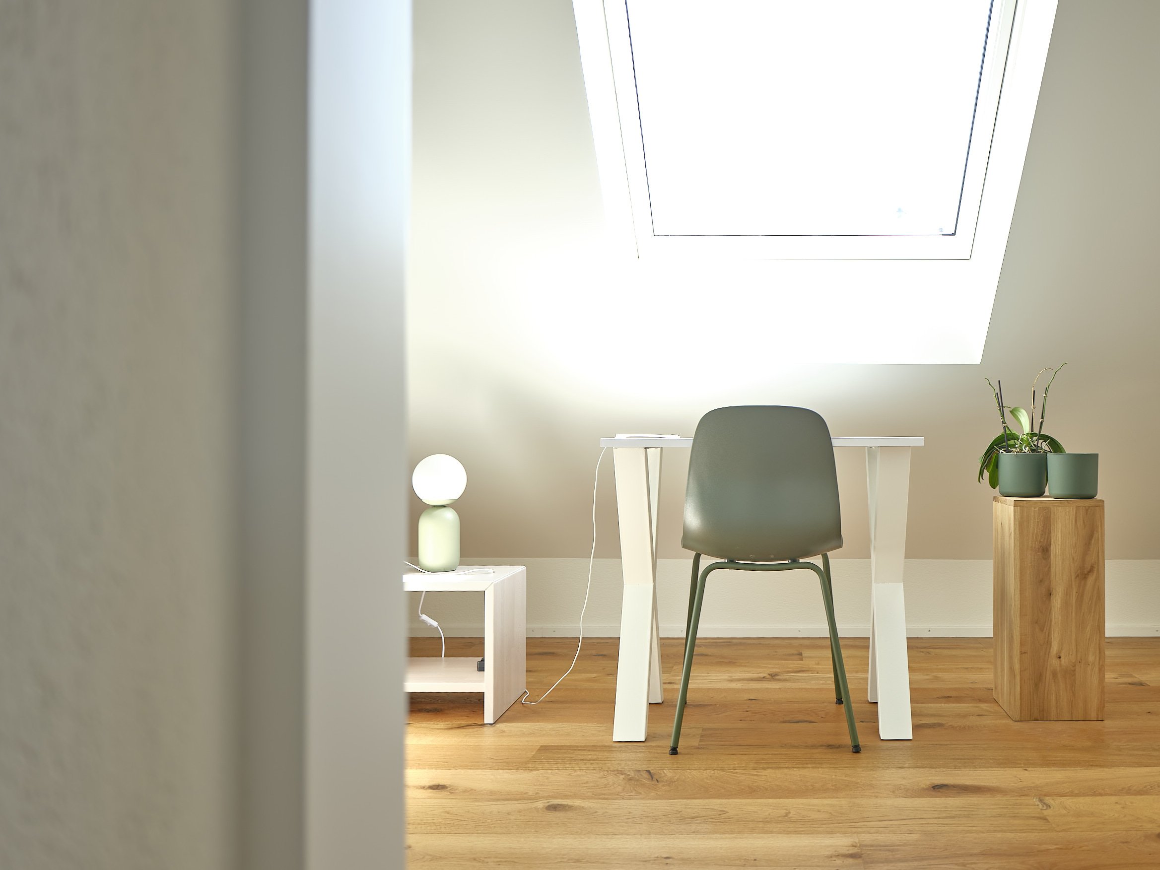atelier-vonaesch-projekt-efh-renovation-obergeschoss-groesseres-zimmer.jpg