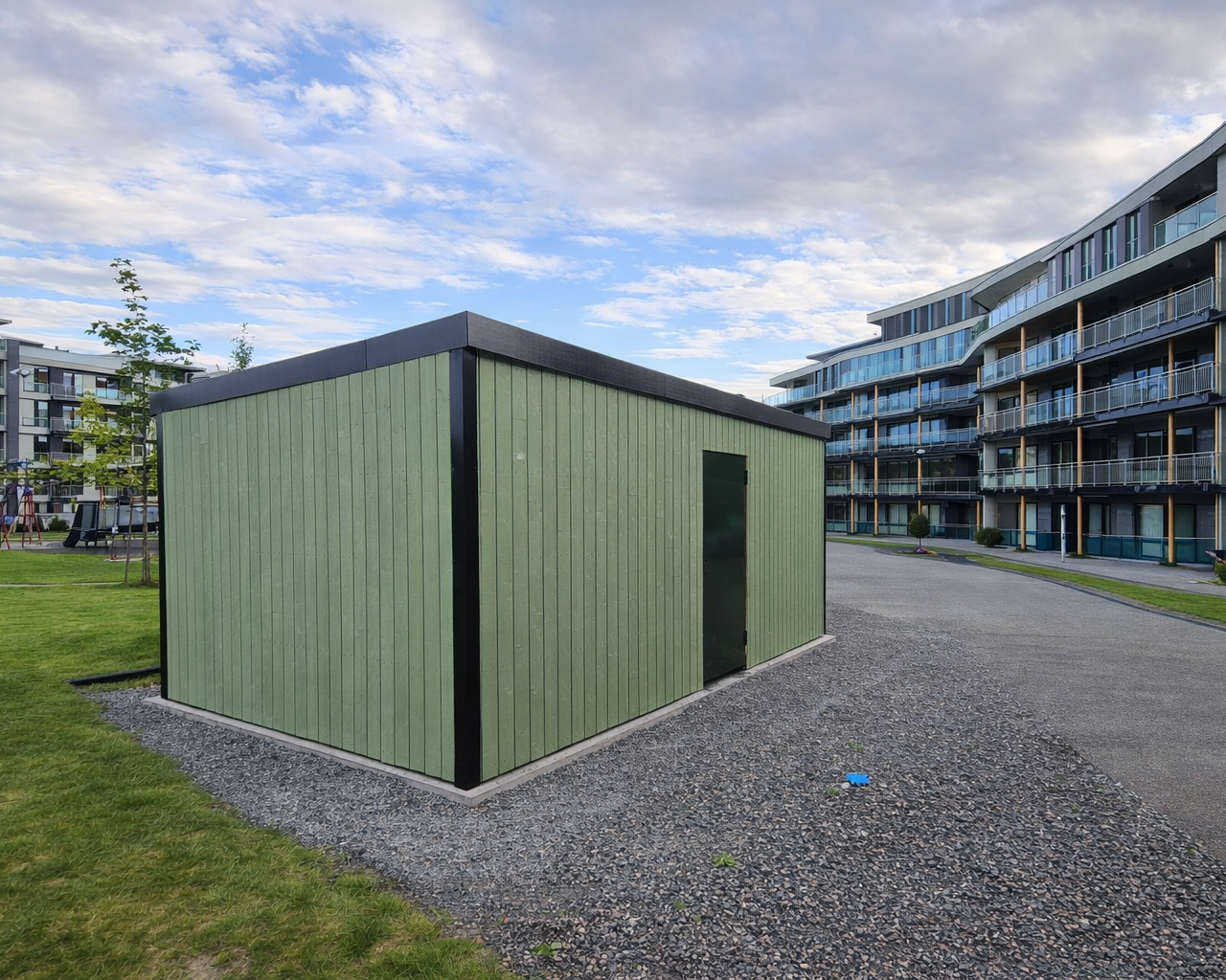 Sykkelskur satt opp ved borettslag