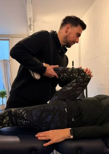 Bristol physio performing hip pain assessment