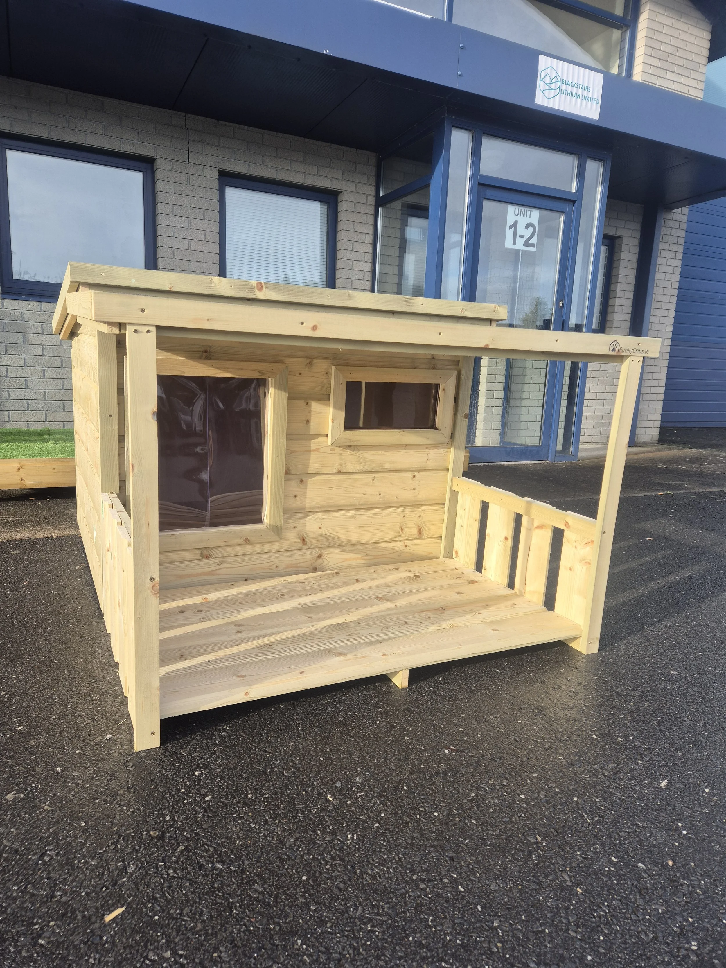 Extra Large Insulated Dog House Added Porch