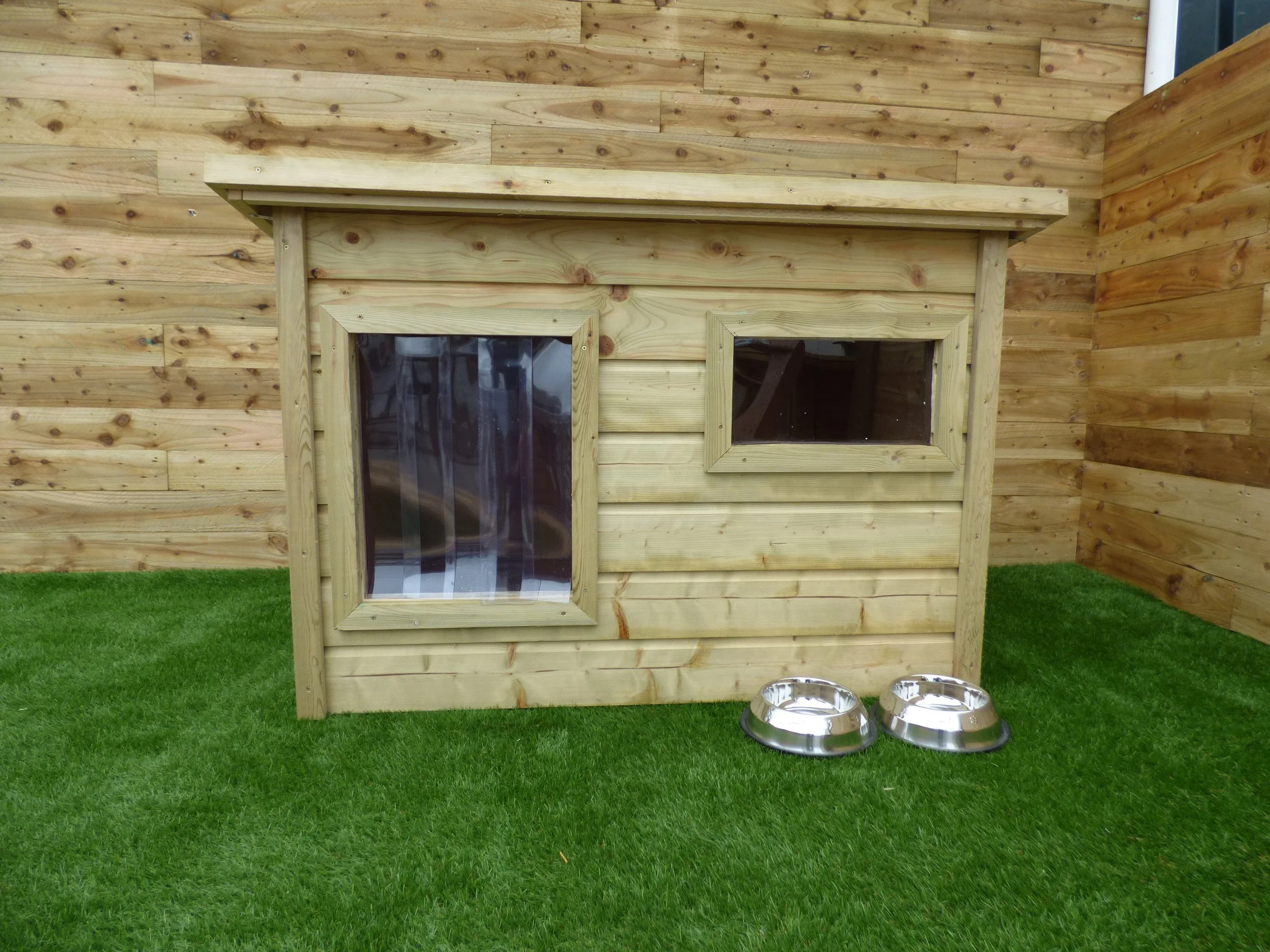 Extra Large insulated dog house
