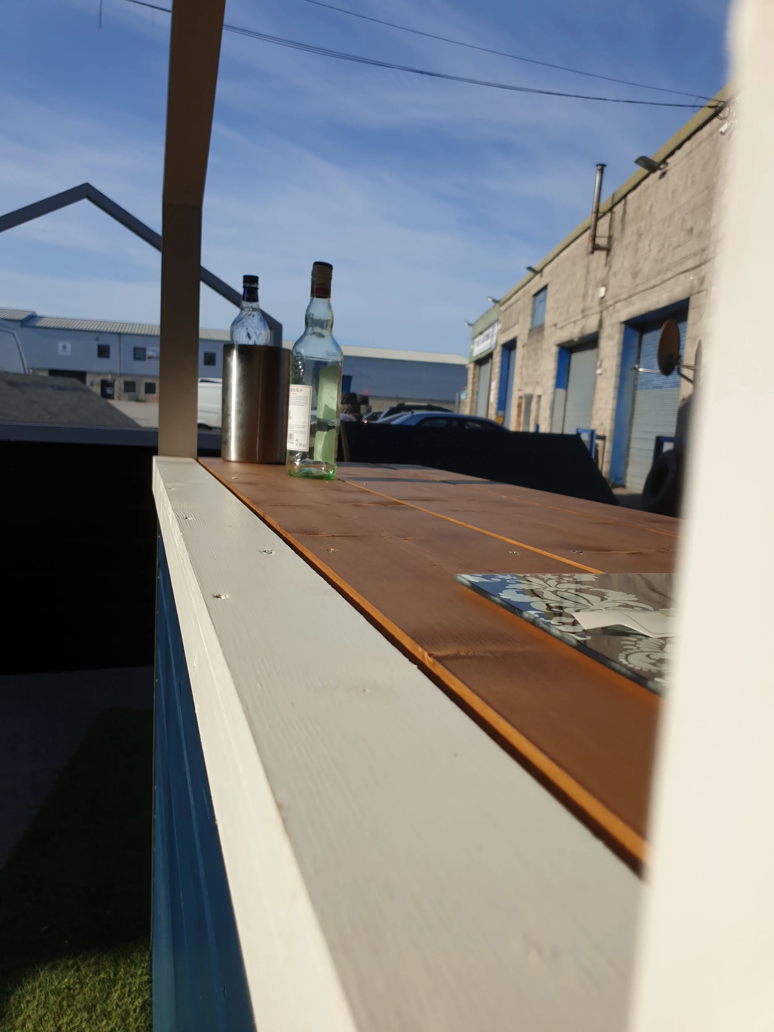 Cocktail garden bar. funkycribs