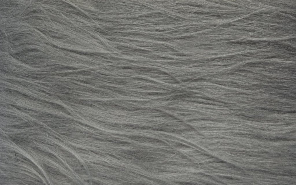 Pelo Largo Gris