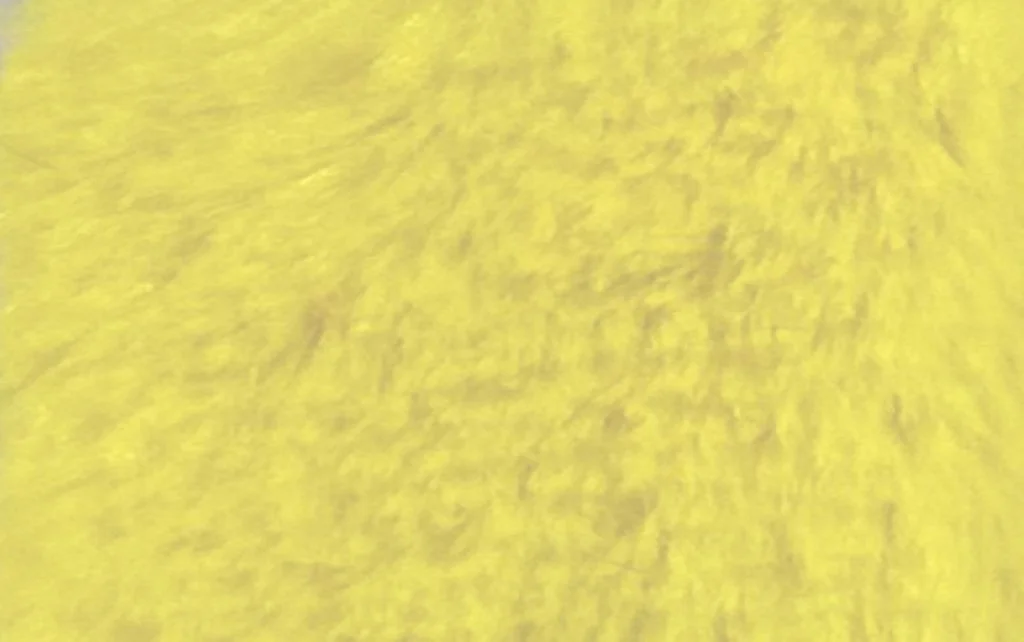 Pelo Corto Amarillo Claro