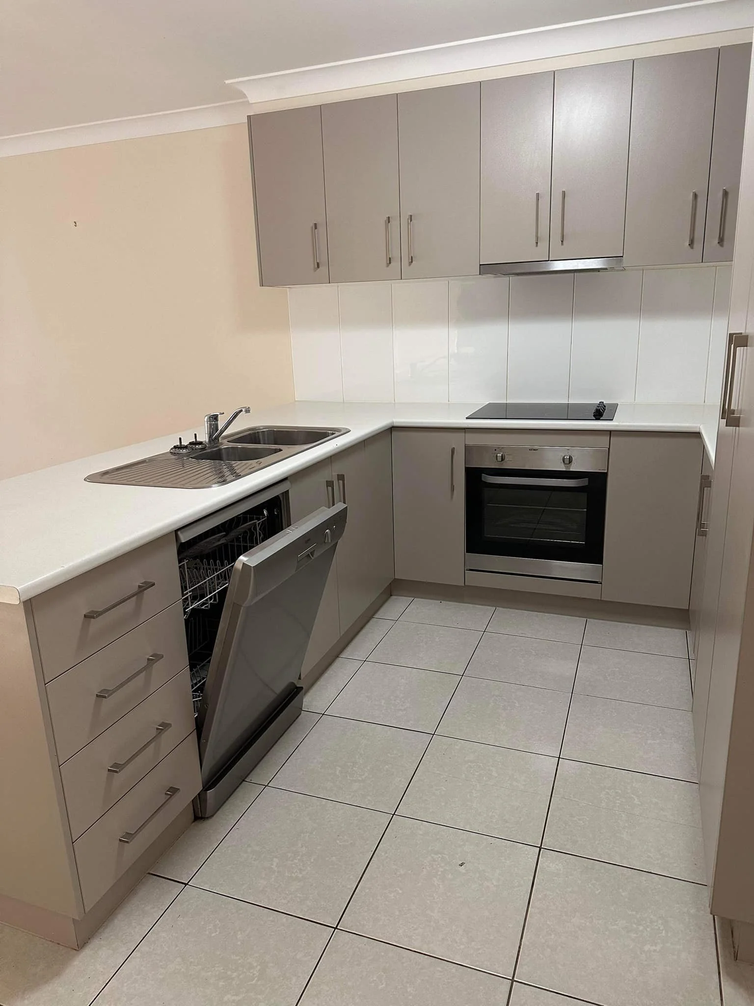 Cleaned kitchen from one of our Bond Cleans