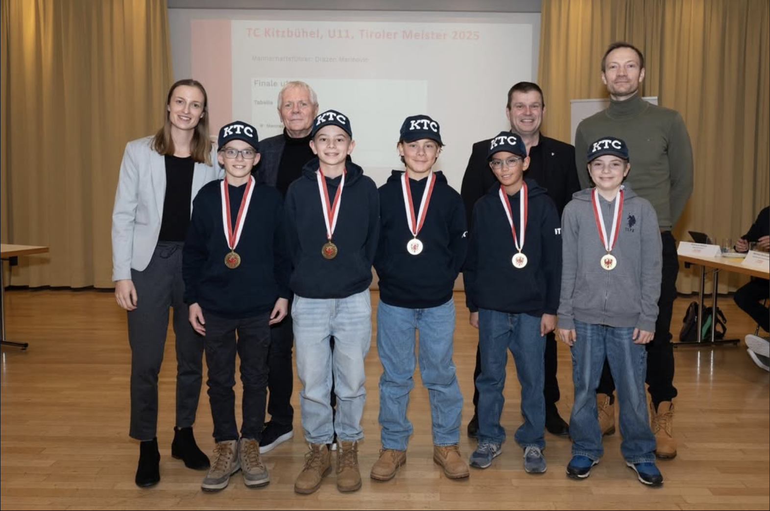 TC Kitzbühel U11 holt ungeschlagen den Tiroler Meistertitel 2025
