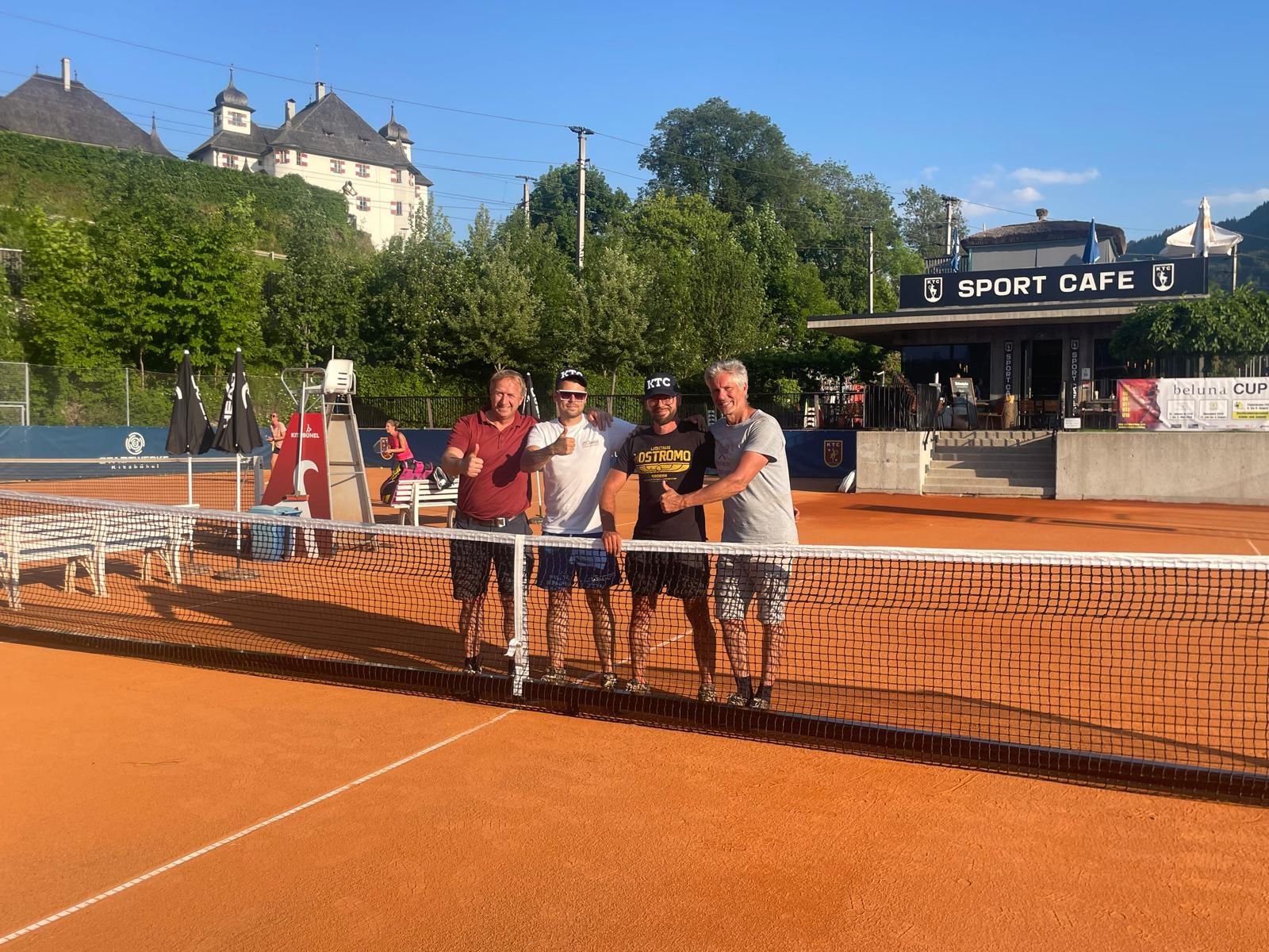 Neuer Single Court vor dem Clubhaus eröffnet