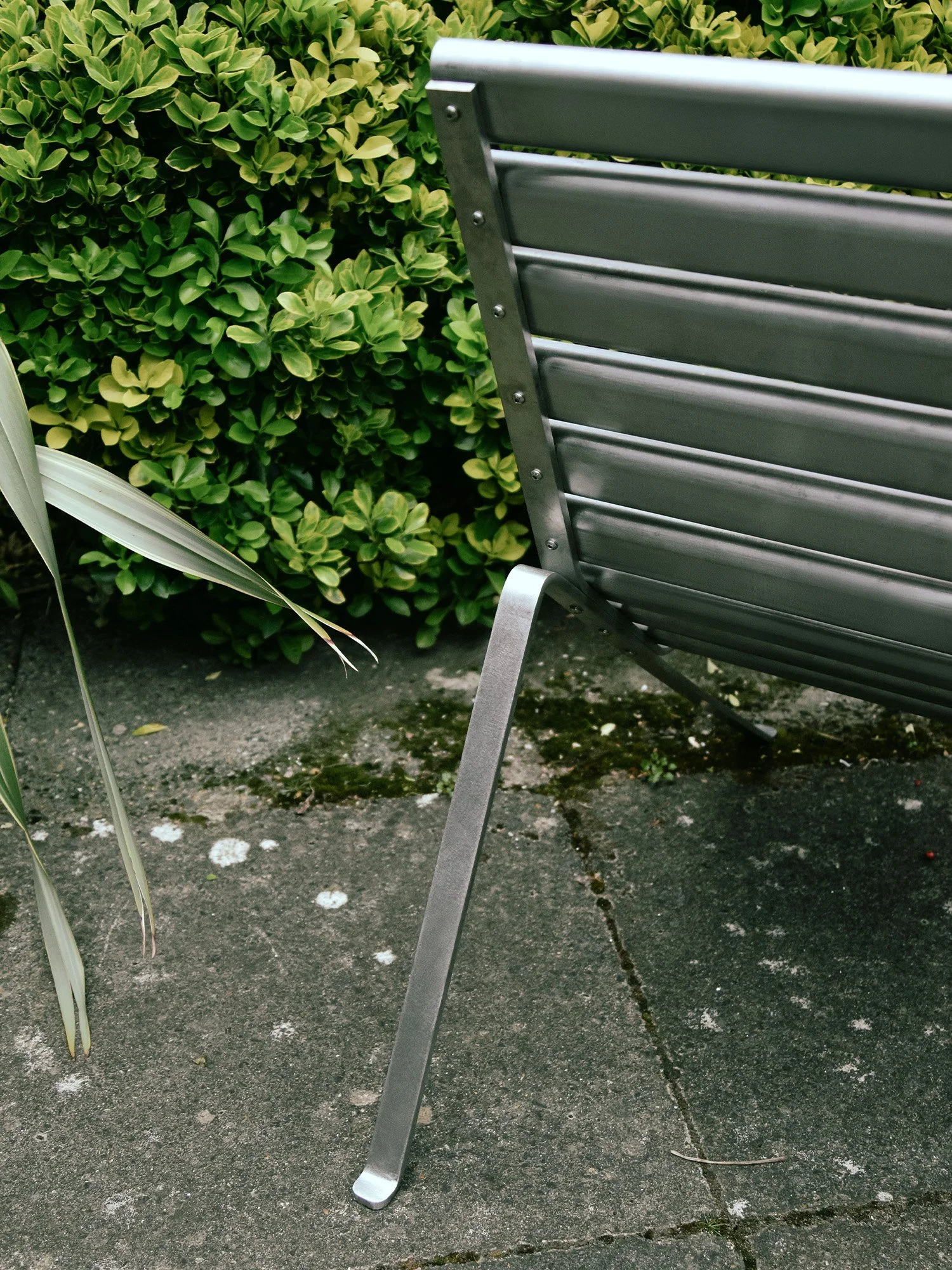 The HMG Chair by Andrew Roberts is an outdoor lounge chair defined by its clarity of structure and material restraint. Using 'off the shelf' components, the chair reduces fabrication to a minimum while remaining distinctive.