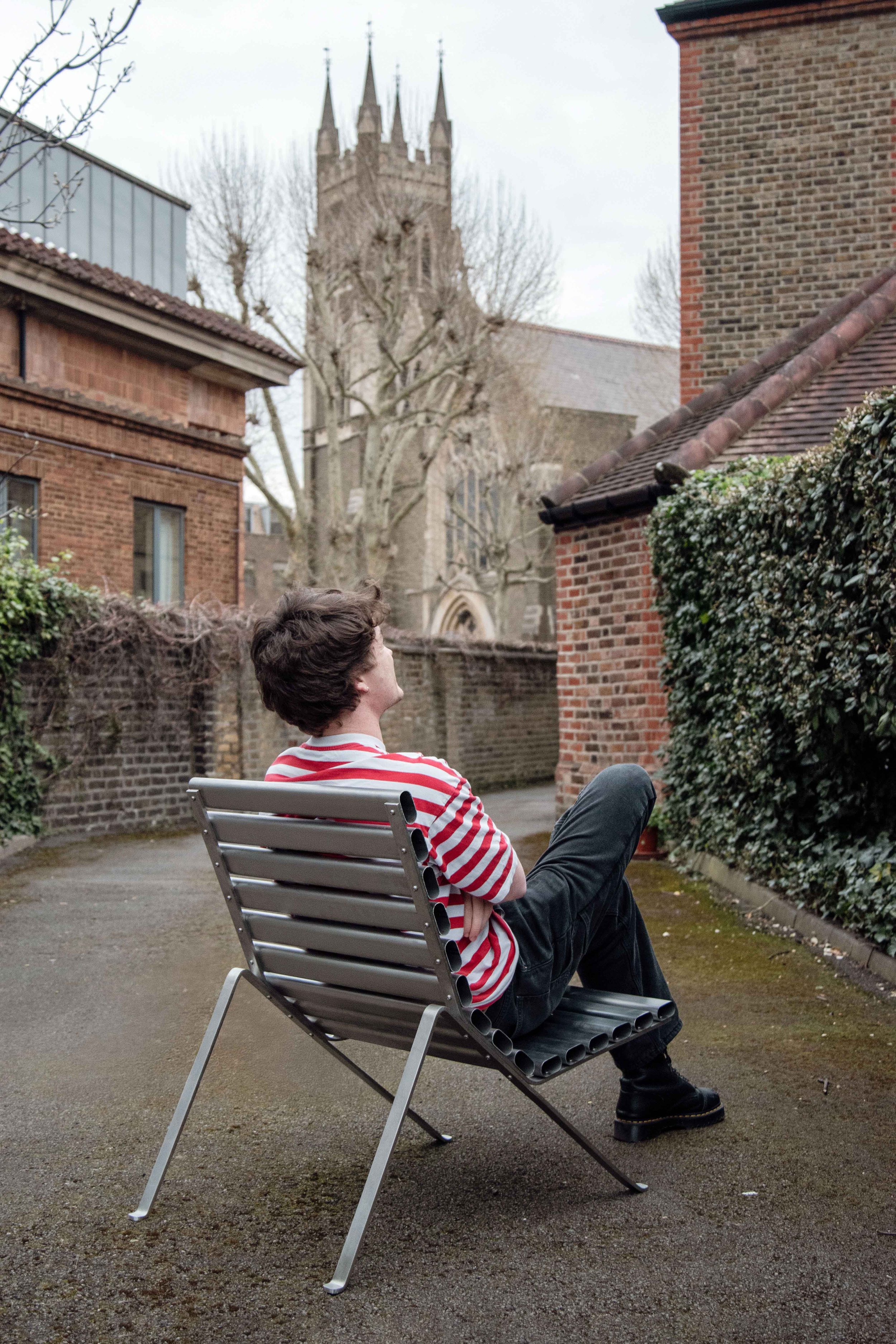 The HMG Chair by Andrew Roberts is an outdoor lounge chair defined by its clarity of structure and material restraint. Using 'off the shelf' components, the chair reduces fabrication to a minimum while remaining distinctive.